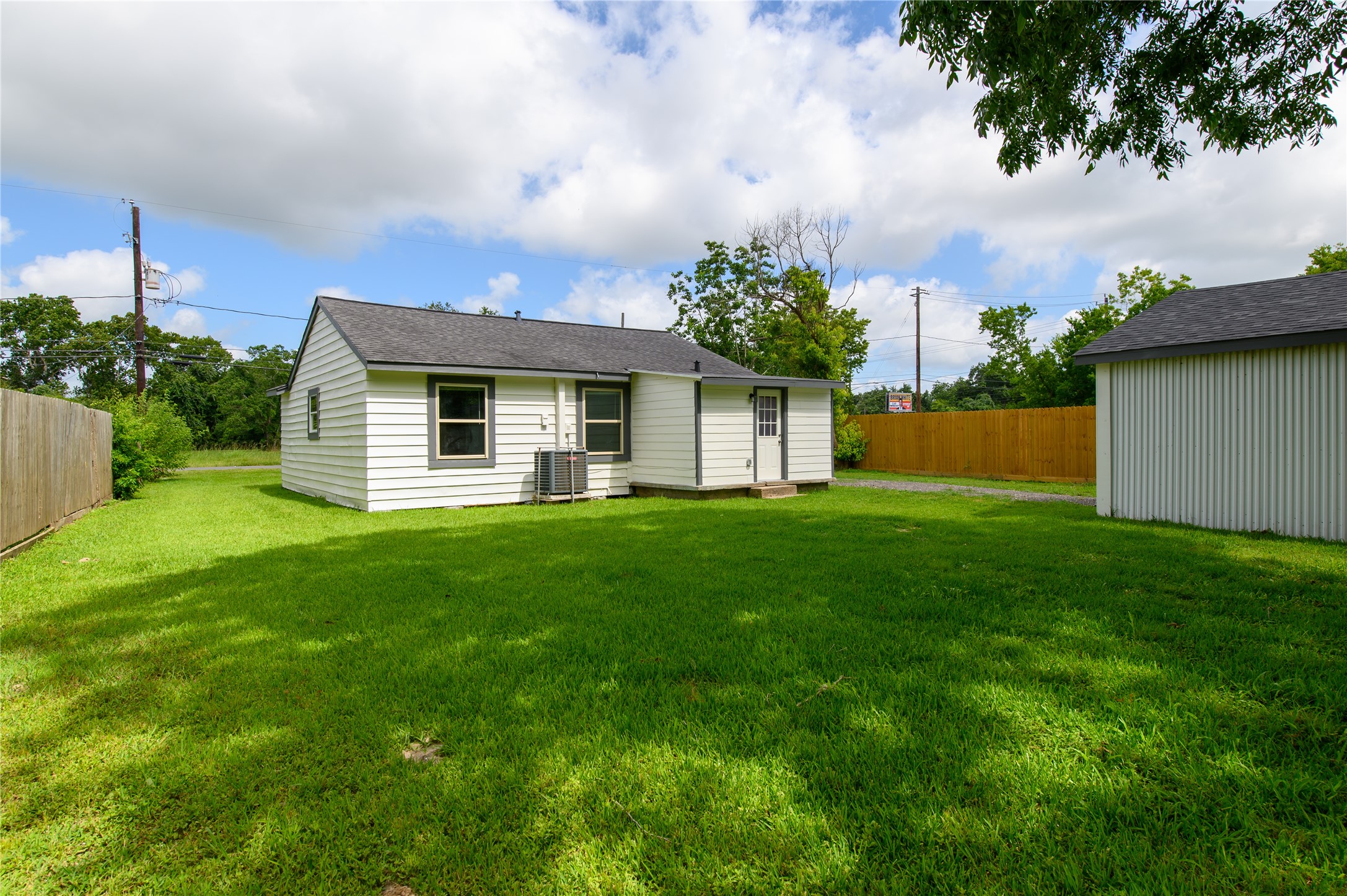 6811 Mike Street Property Photo 15
