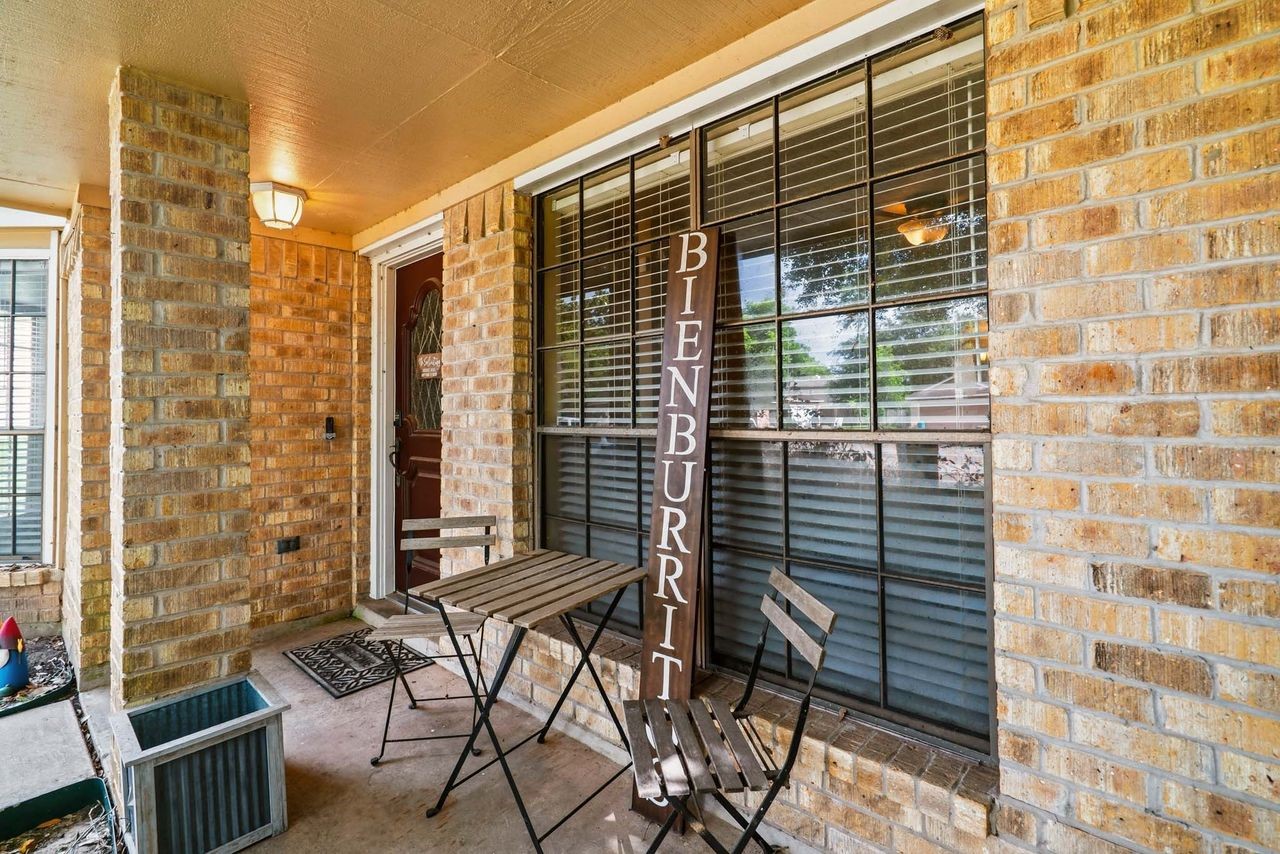 2311 Woven Wood Lane Property Photo 6