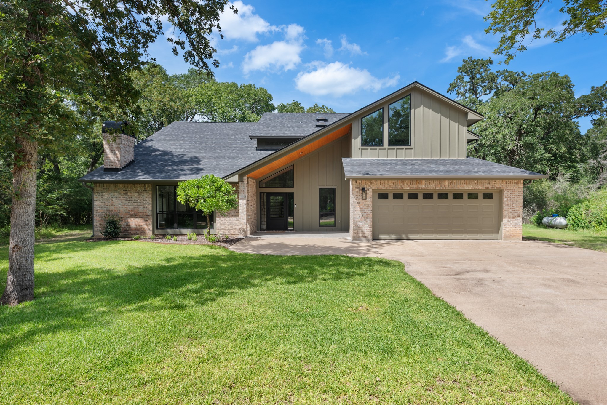 1603 Frost Drive Property Photo 1
