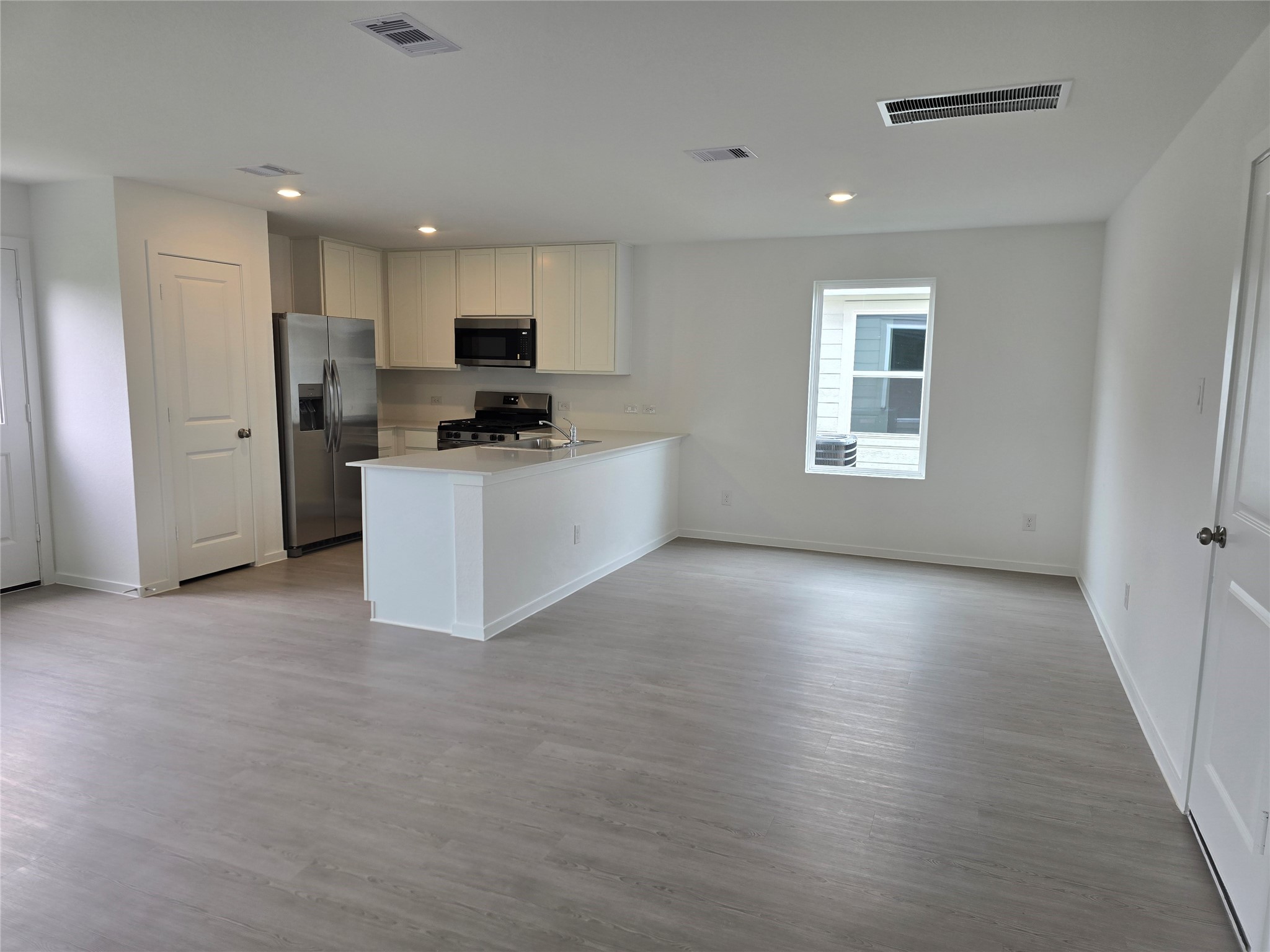 25560 Blossom Court Property Photo 6