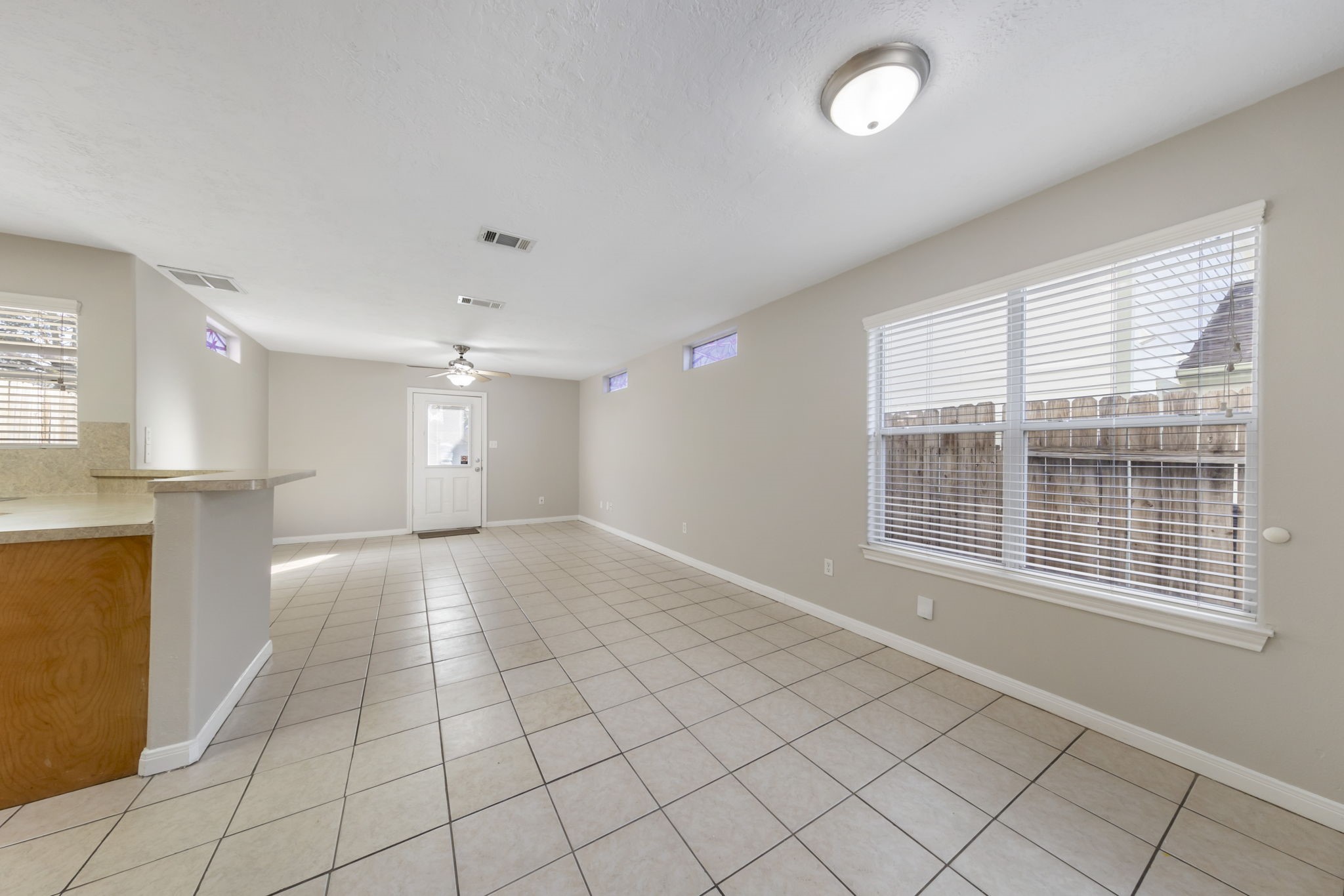 614 Foster Street Property Photo 2