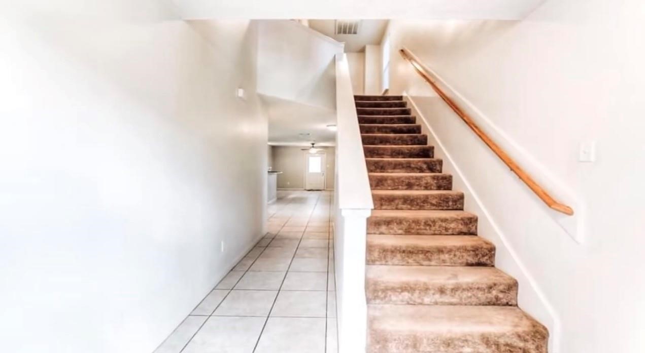 614 Foster Street Property Photo 4