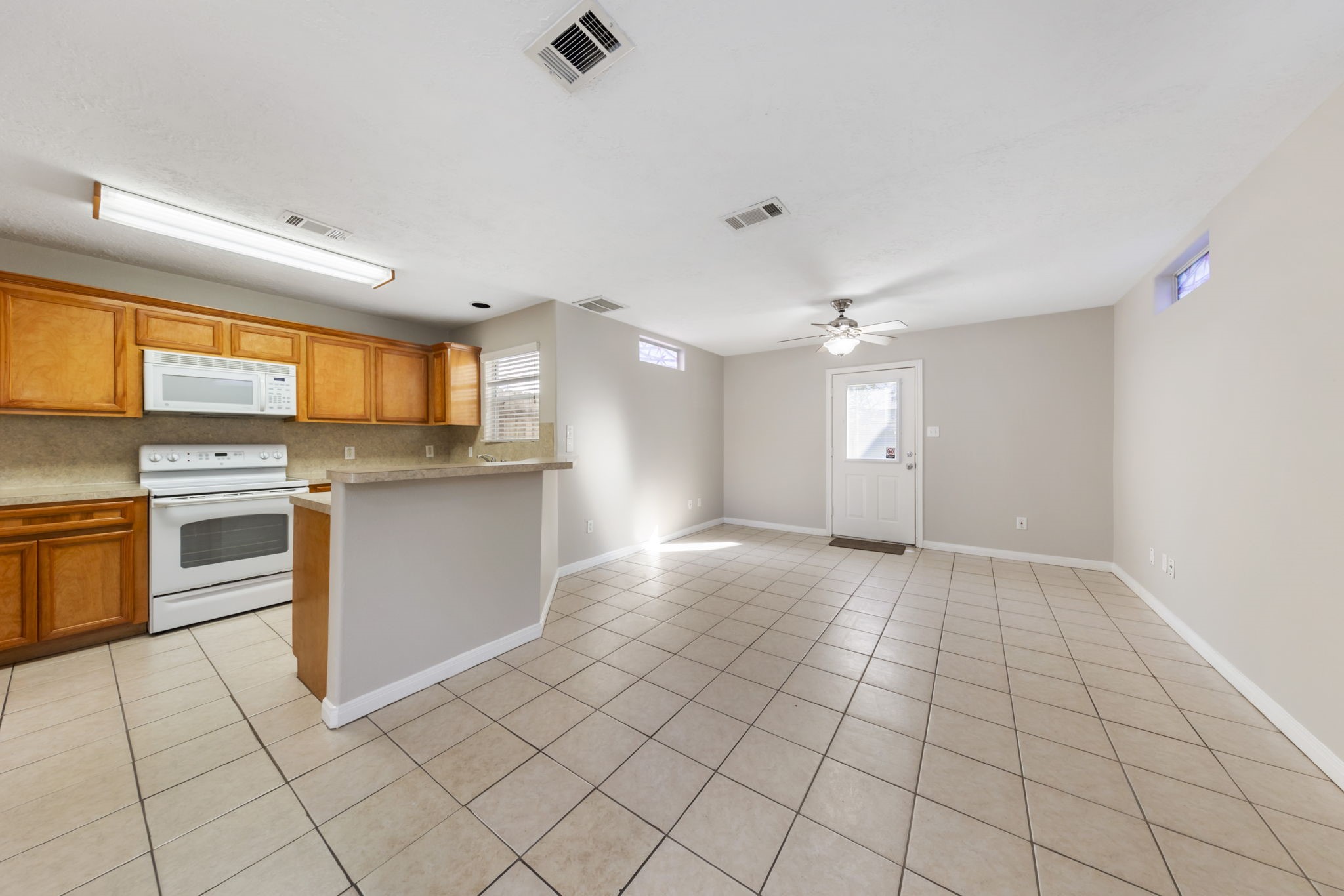 614 Foster Street Property Photo 6