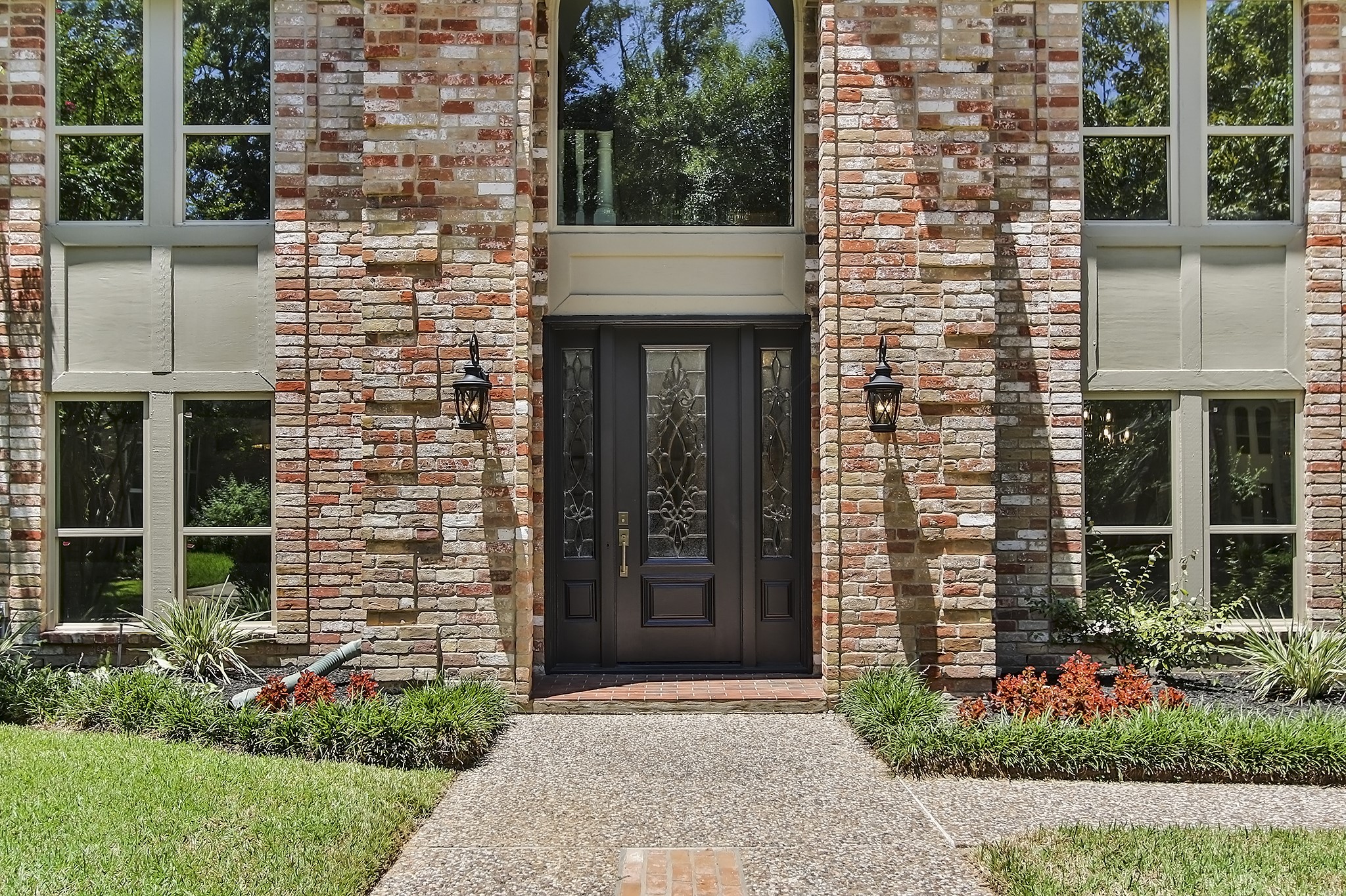 810 Herdsman Drive Property Photo 3