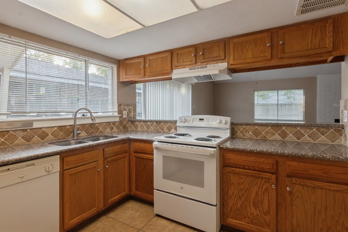 4425 Algernon Drive Property Photo 10
