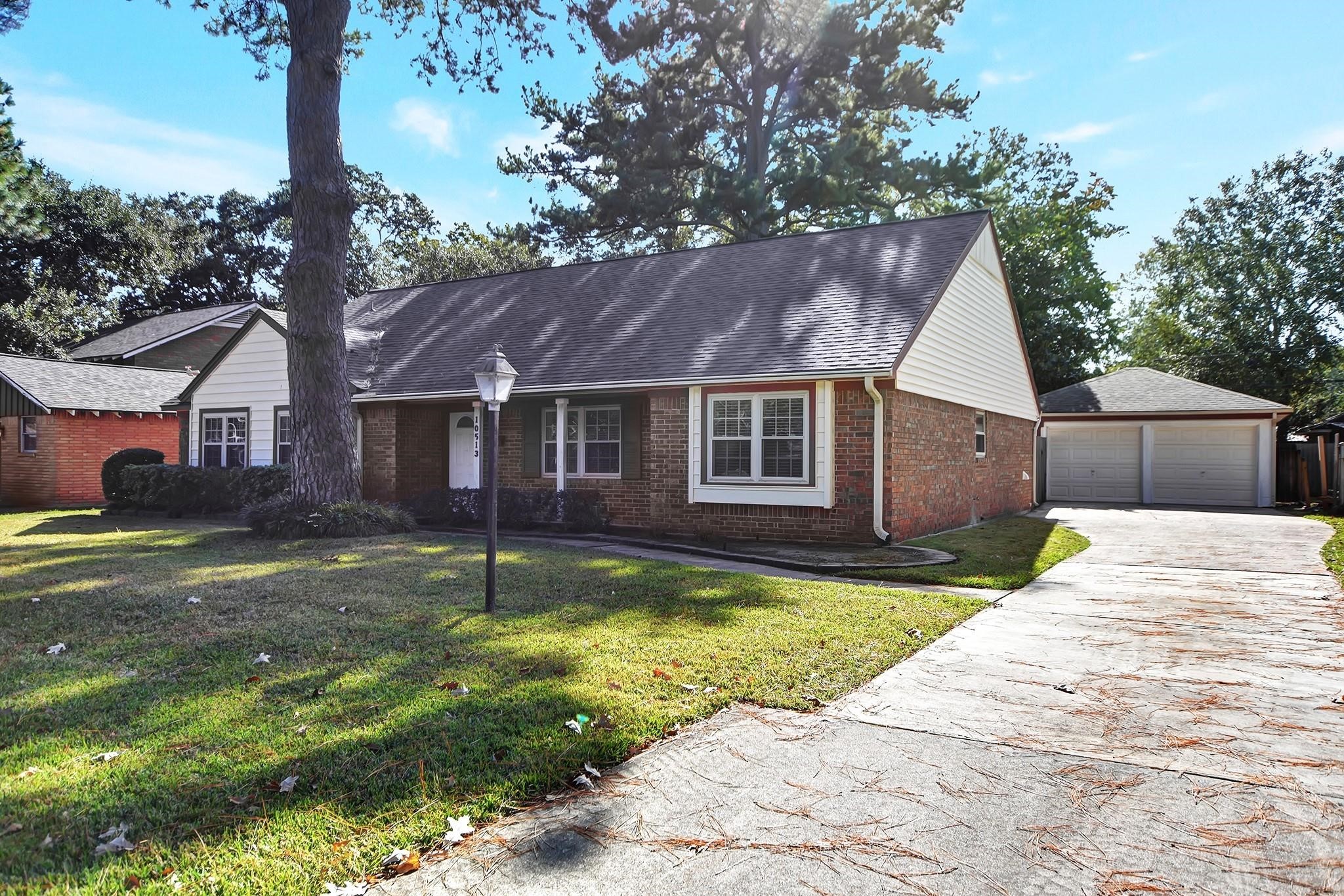 10513 Moorberry Lane Property Photo 3