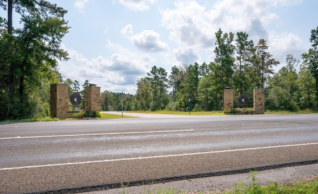 39 Coyote Run Property Photo 1