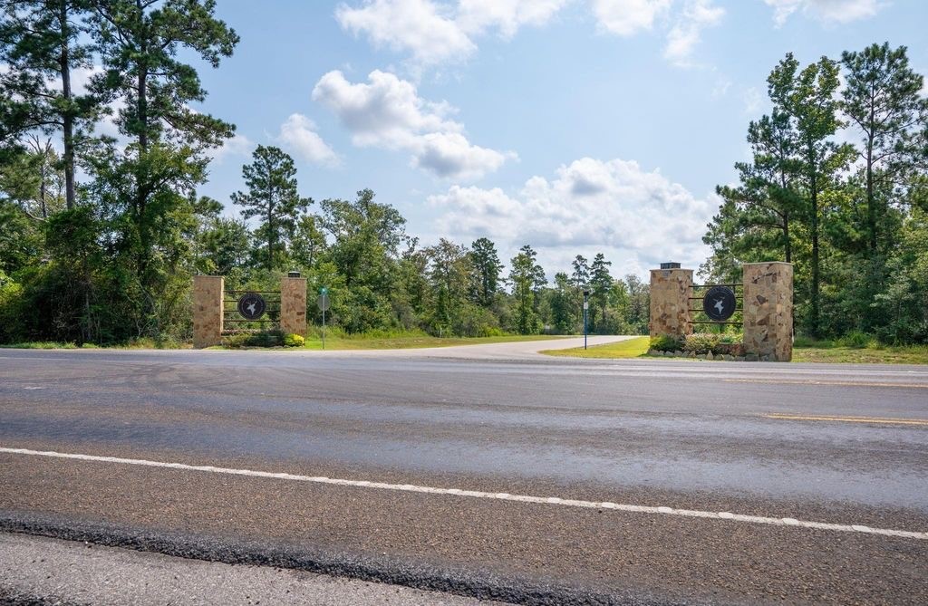 39 Coyote Run Property Photo 5