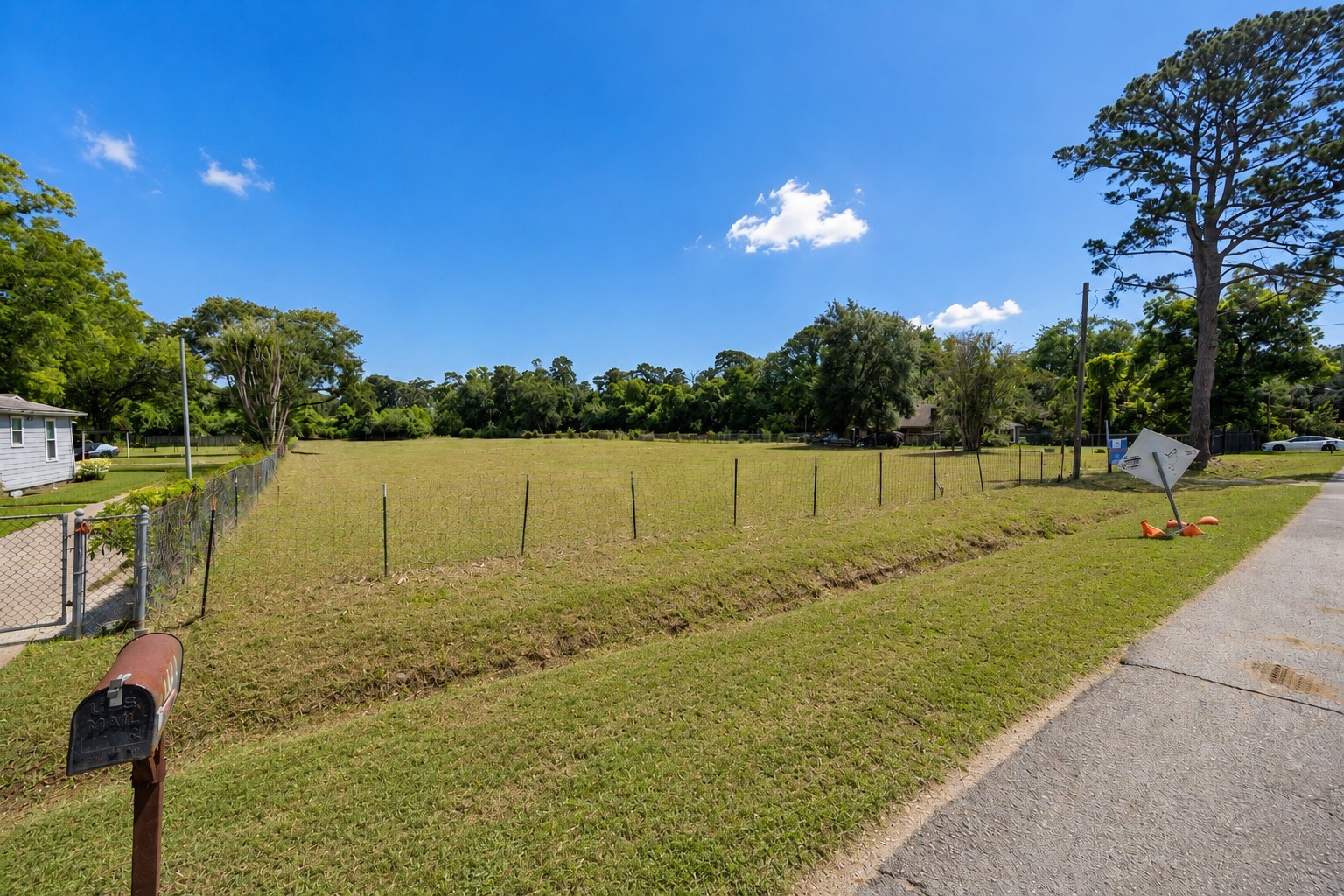 1626 & 1630 Wilburforce Street Property Photo 2