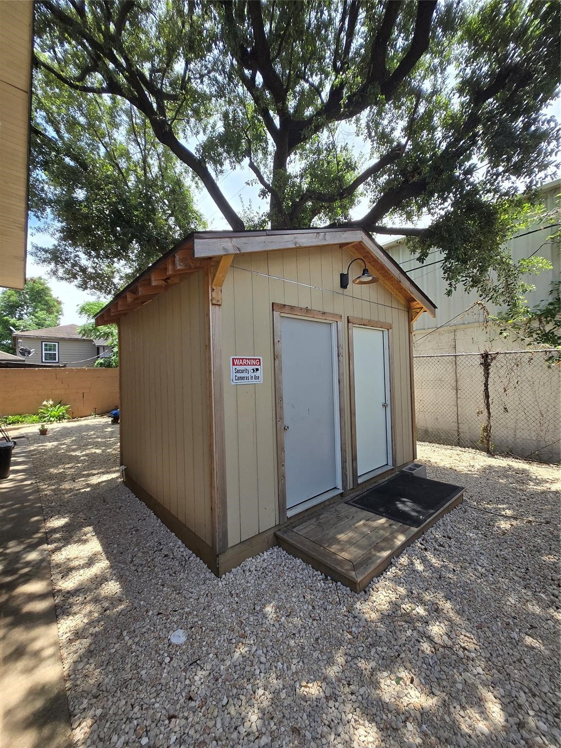 3910 Dallas Street 3 Property Photo 9