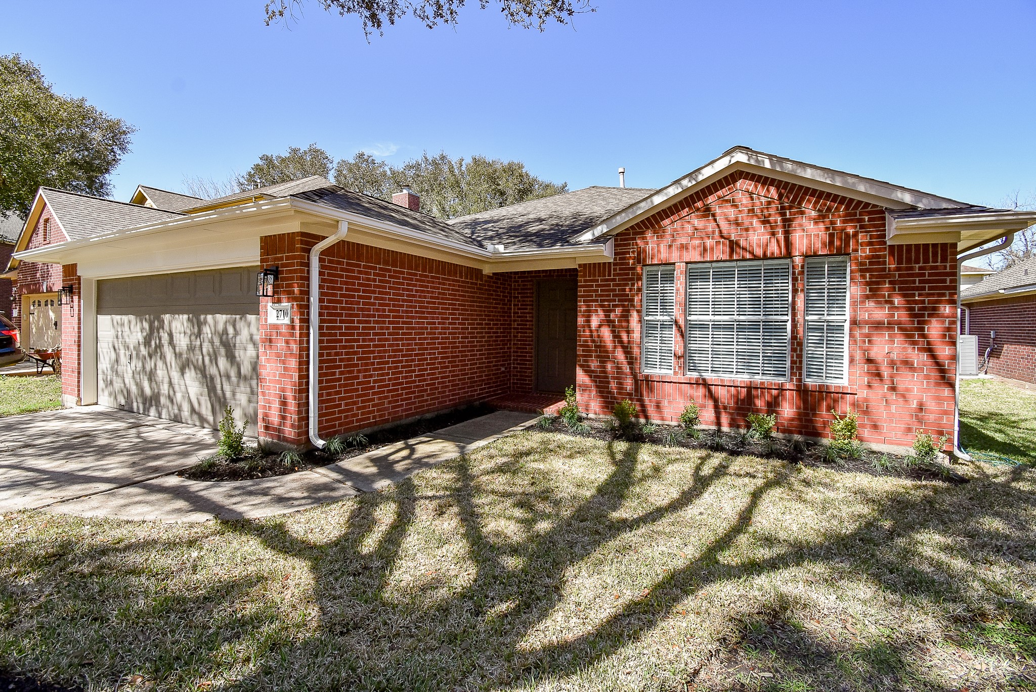 2710 Falling Forest Court Property Photo 1