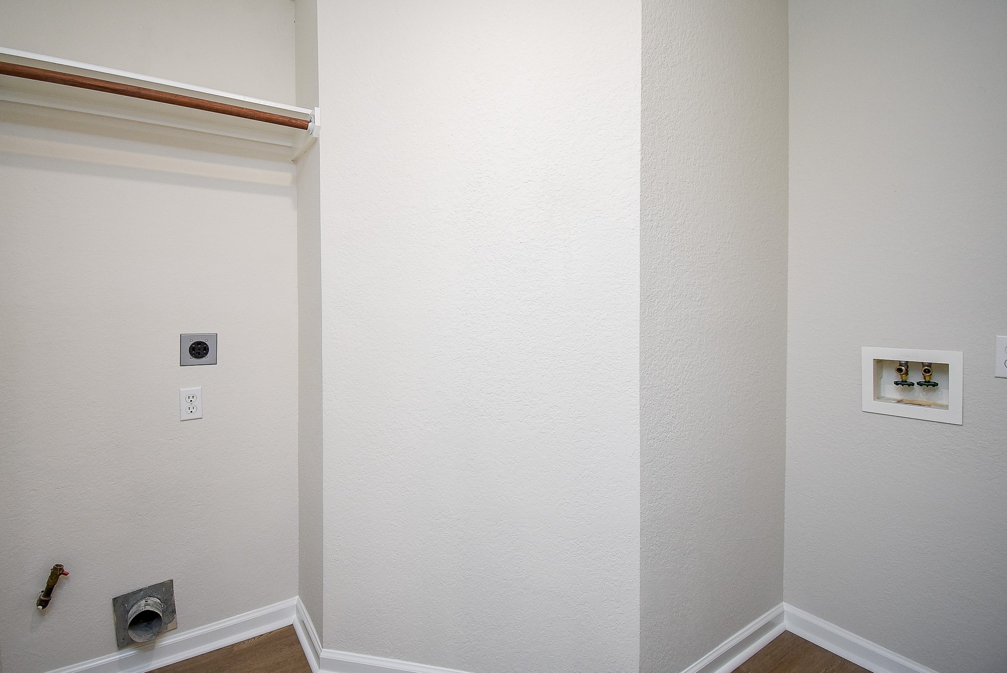 2710 Falling Forest Court Property Photo 10
