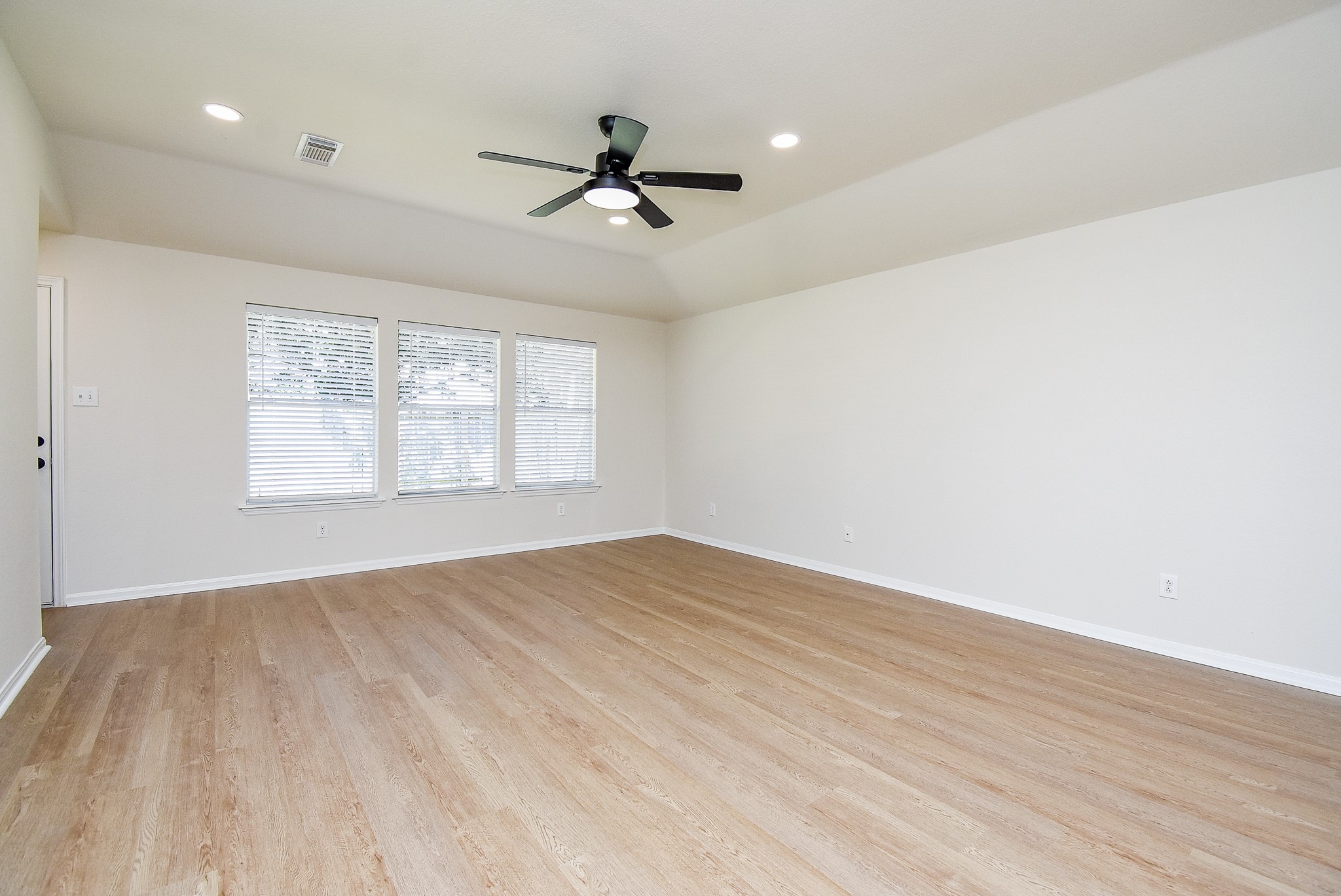 2710 Falling Forest Court Property Photo 11