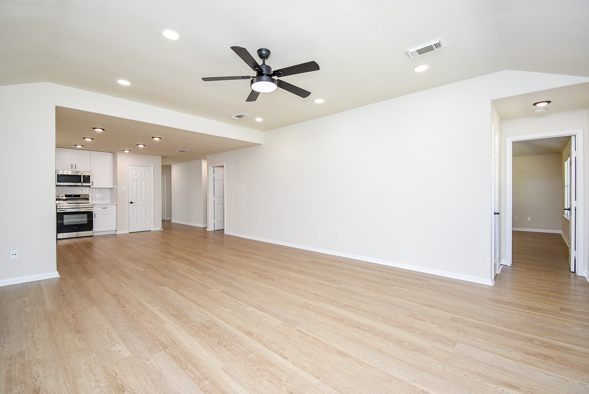 2710 Falling Forest Court Property Photo 13