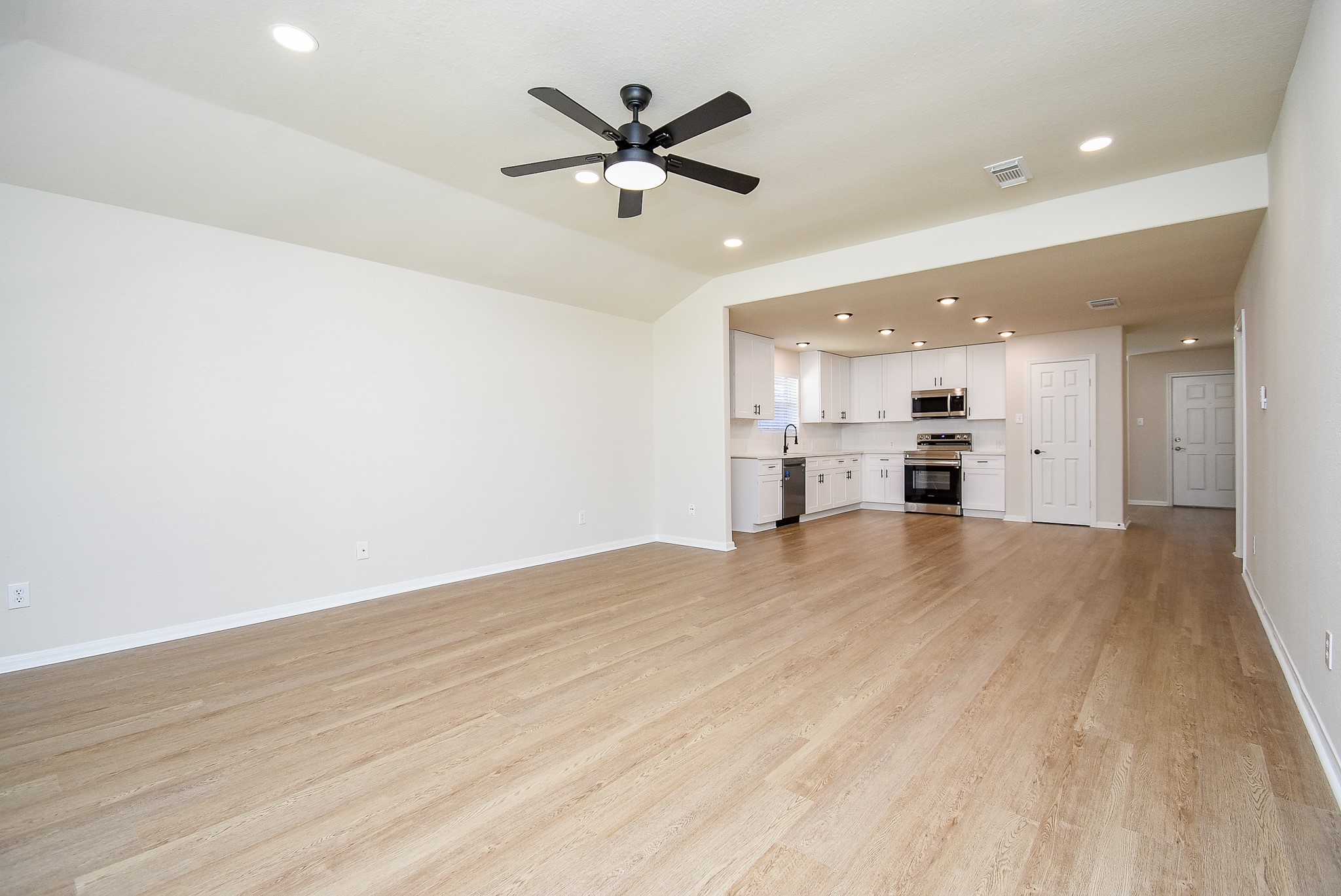 2710 Falling Forest Court Property Photo 14