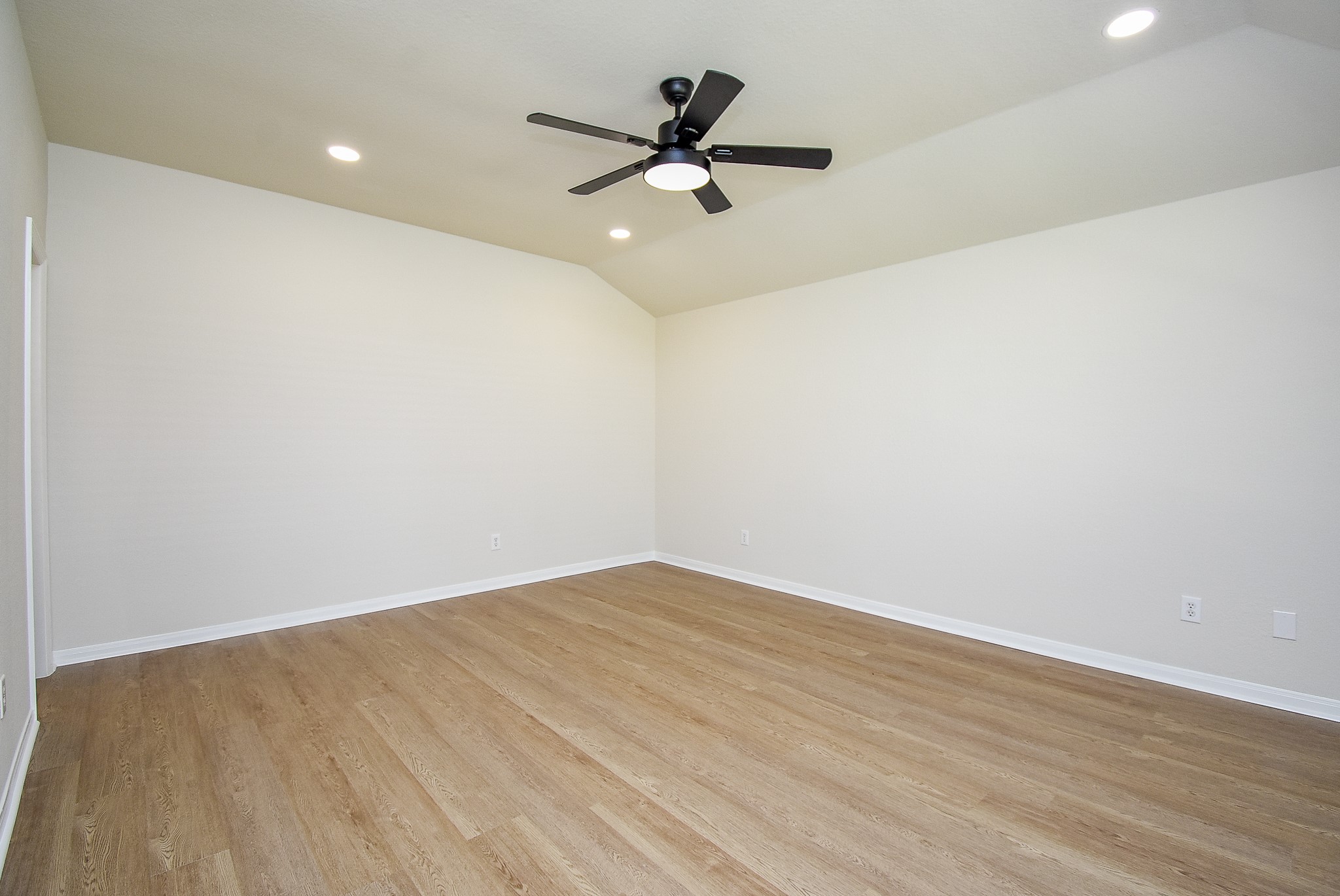 2710 Falling Forest Court Property Photo 15