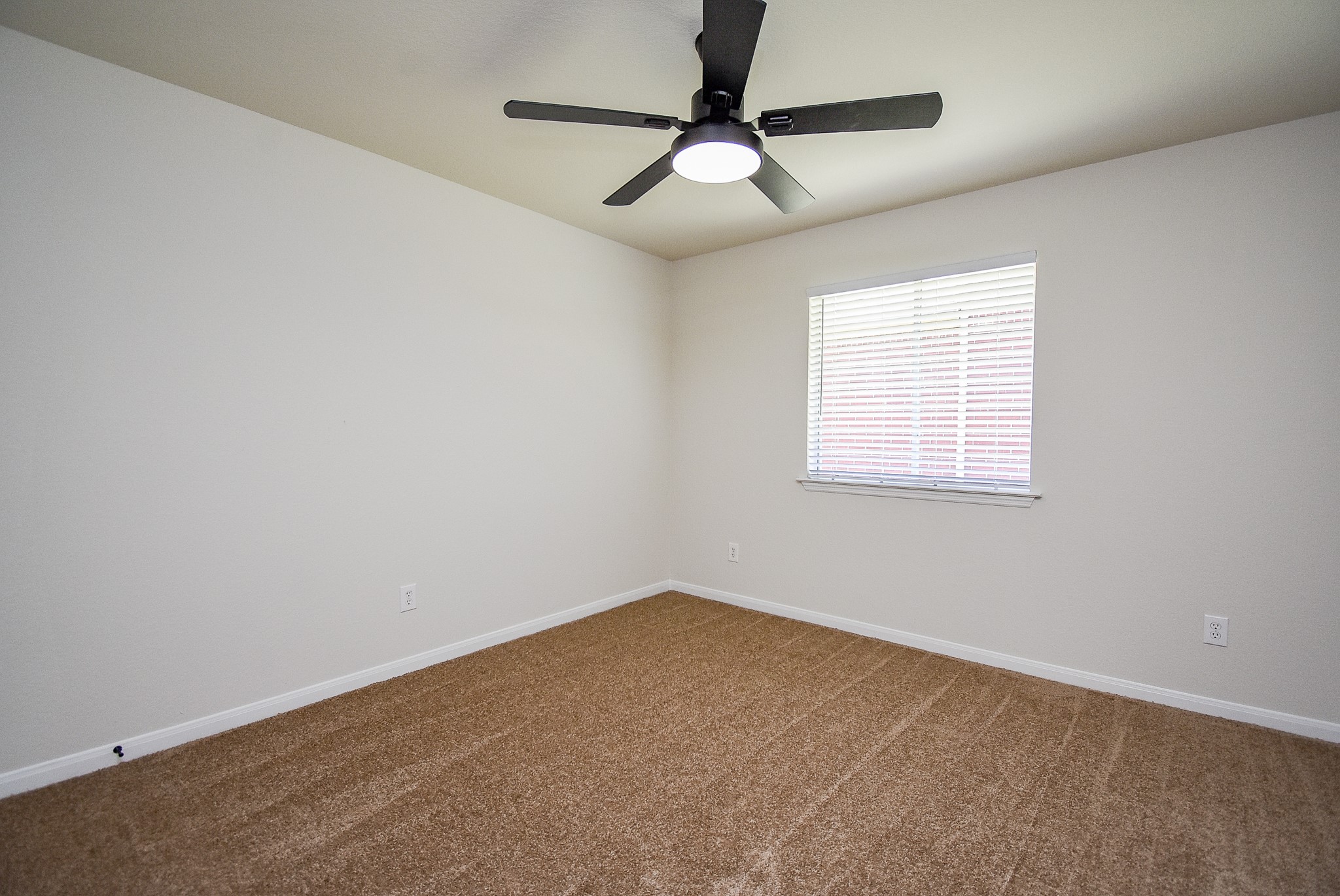 2710 Falling Forest Court Property Photo 24