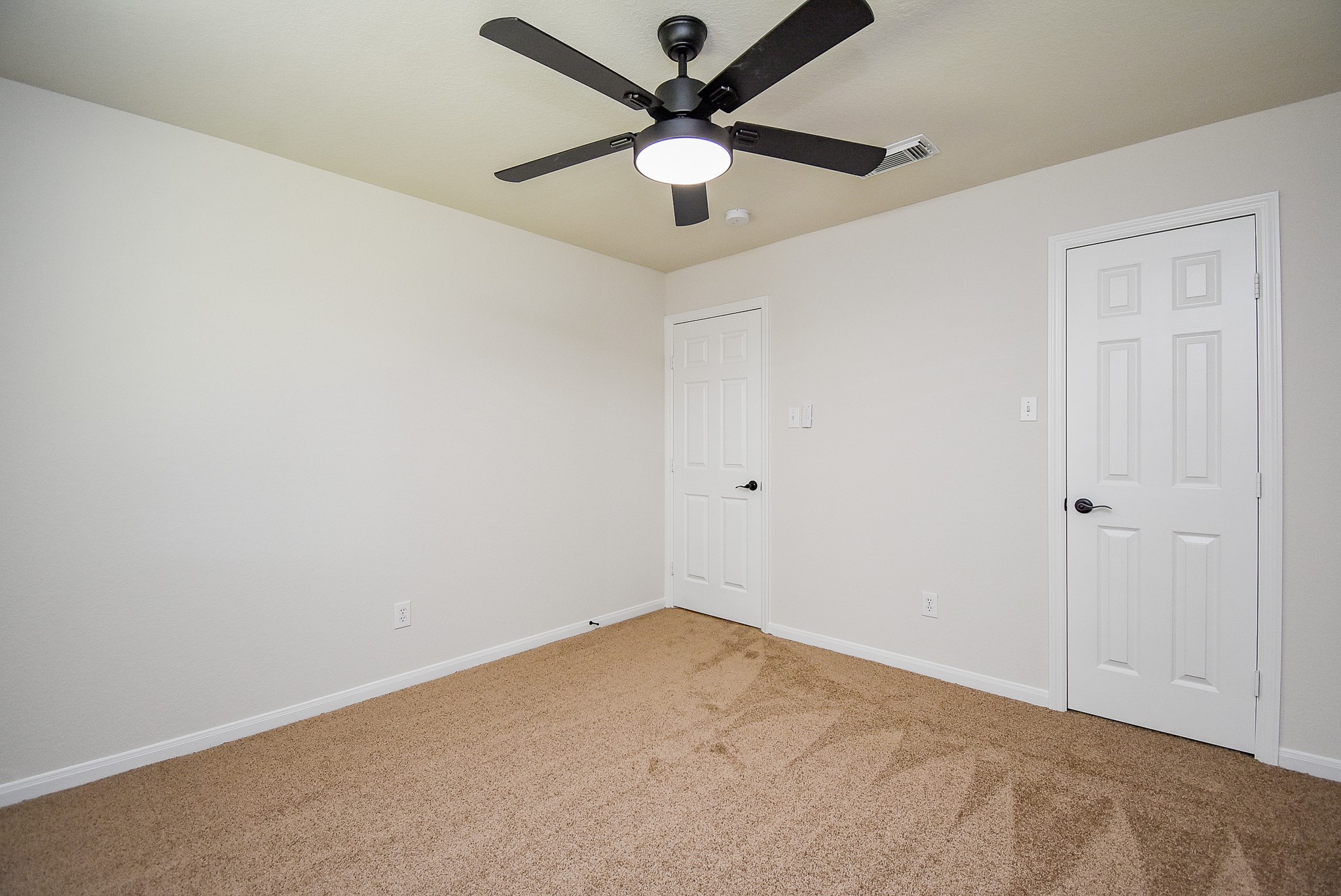 2710 Falling Forest Court Property Photo 25