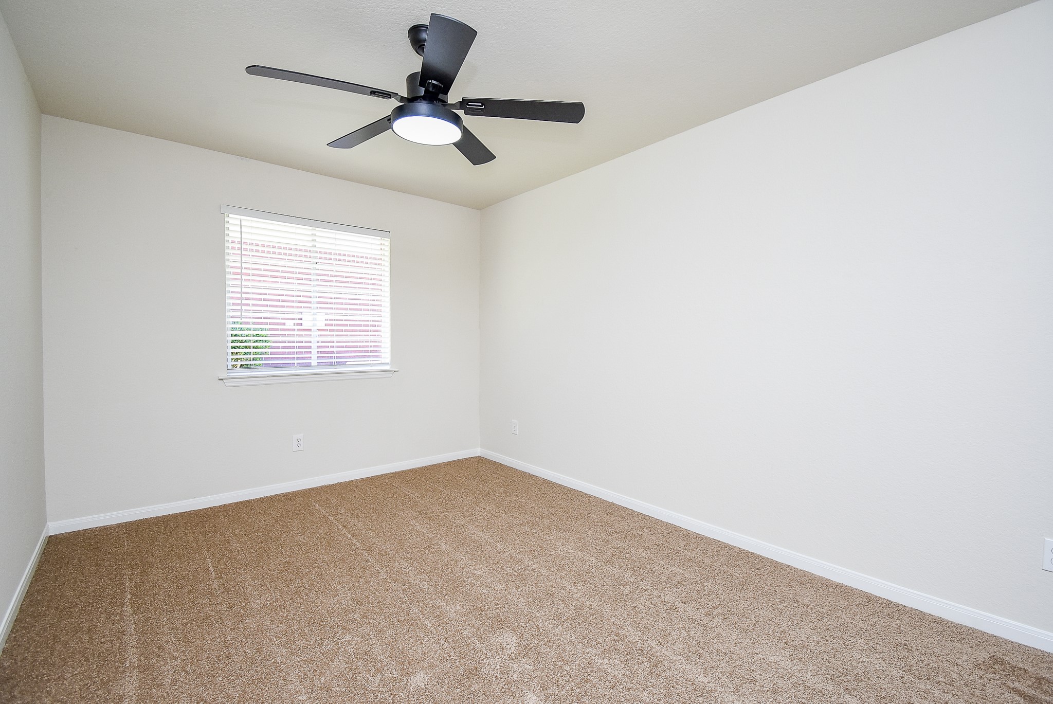 2710 Falling Forest Court Property Photo 29
