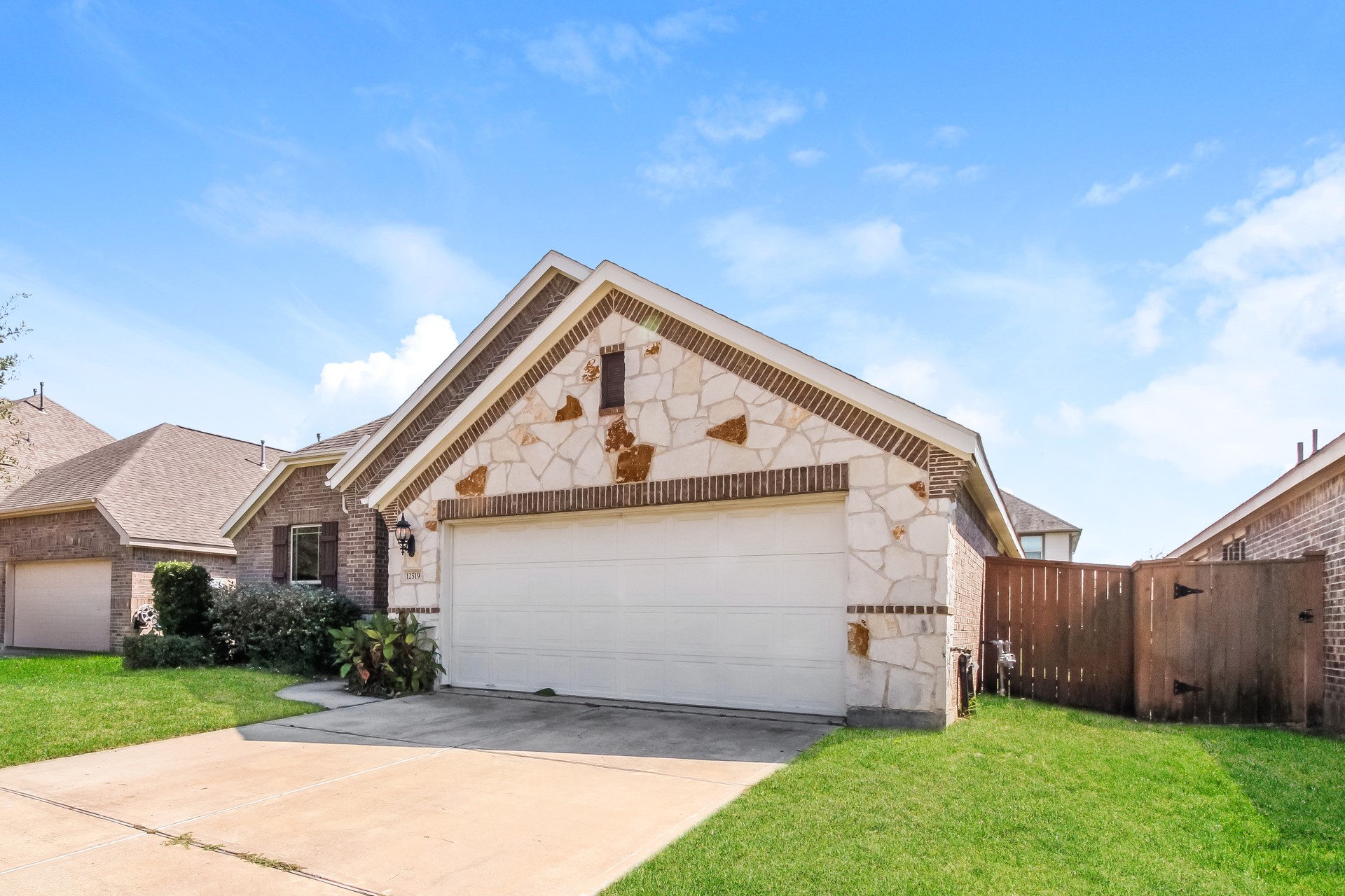 12519 Tamaron Drive Property Photo 3