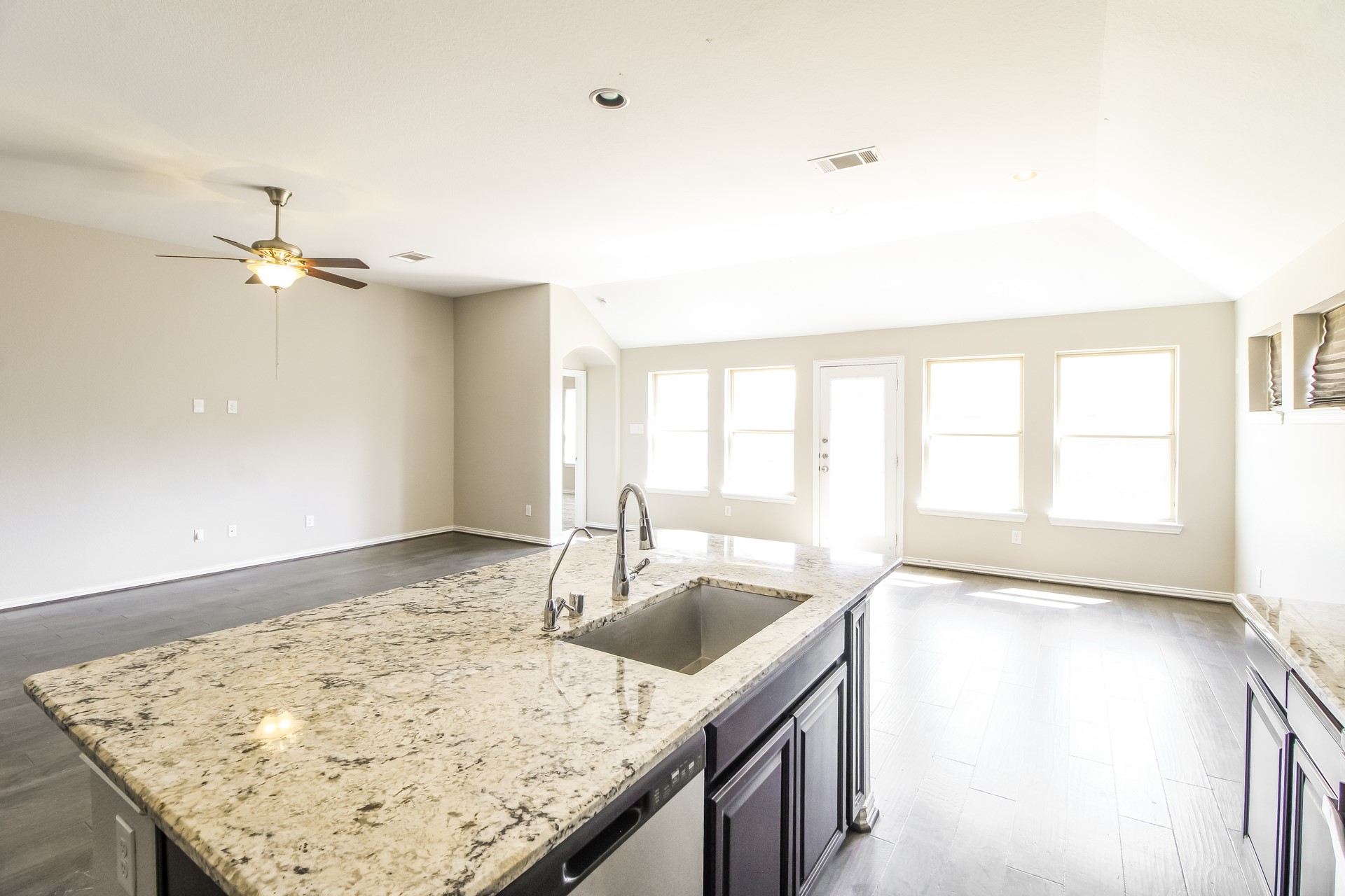 12519 Tamaron Drive Property Photo 6