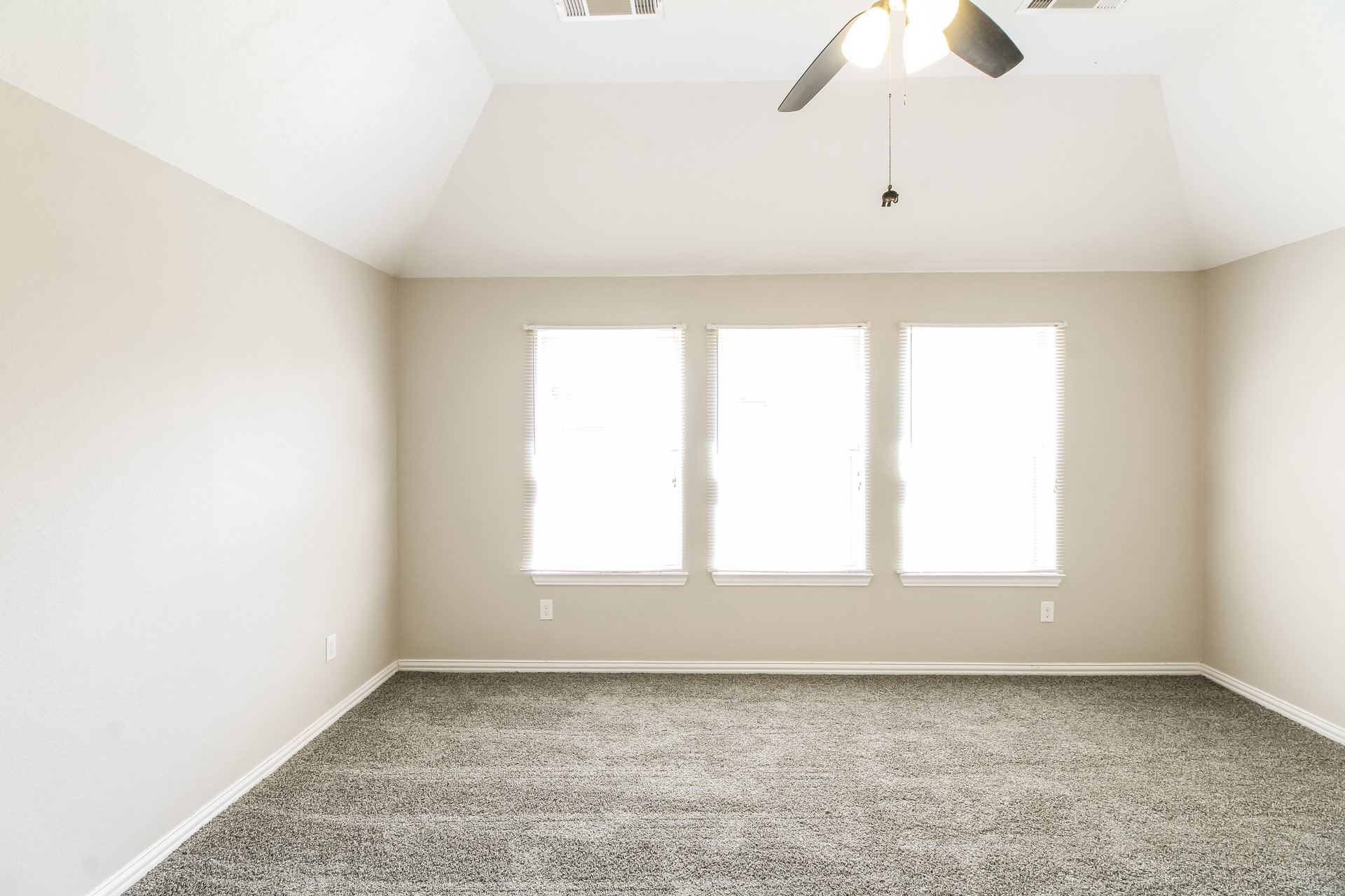 12519 Tamaron Drive Property Photo 8