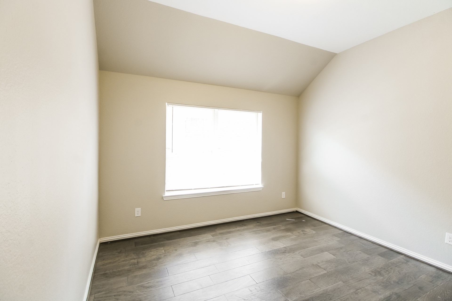 12519 Tamaron Drive Property Photo 12