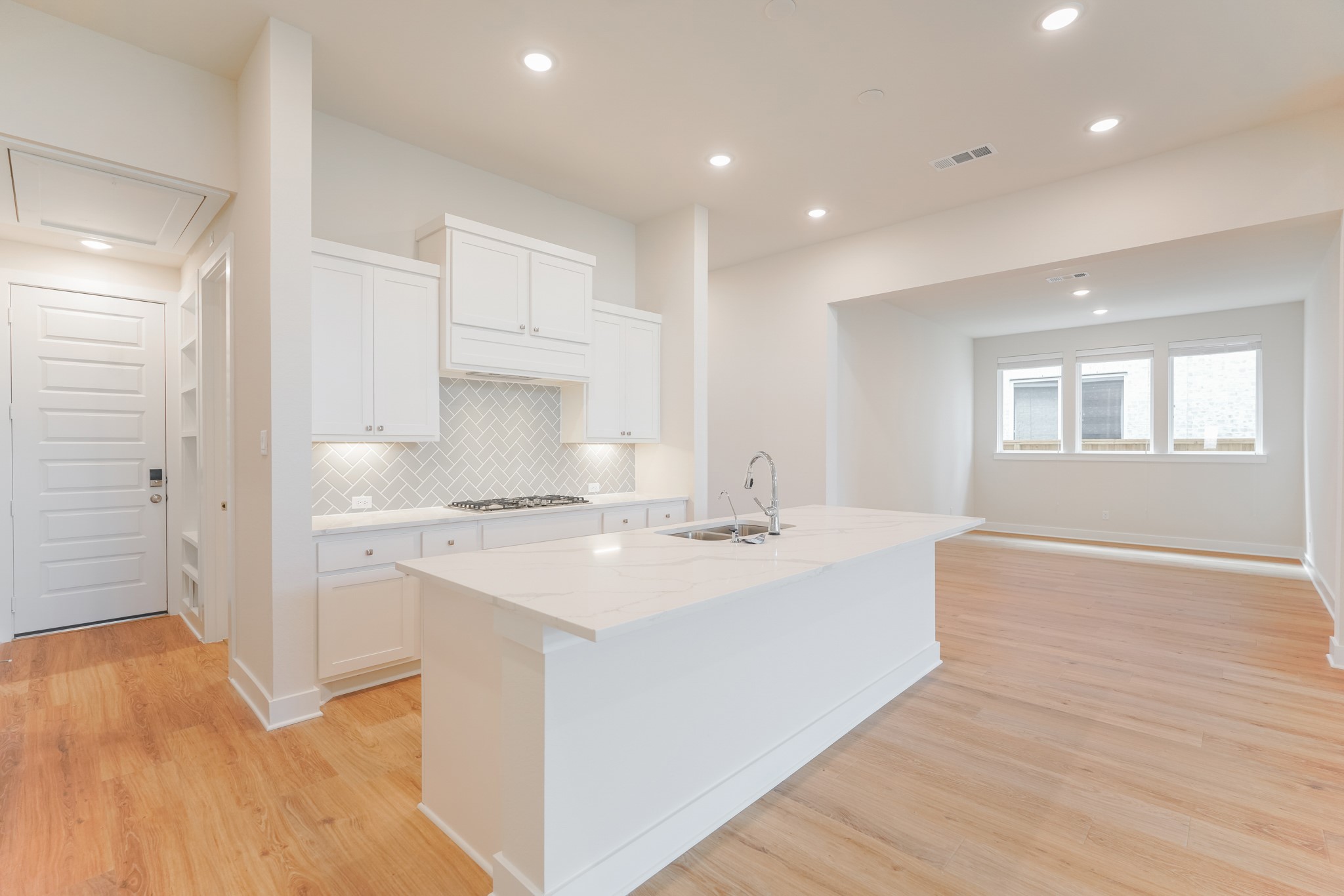28156 Graywood Drive Property Photo 7