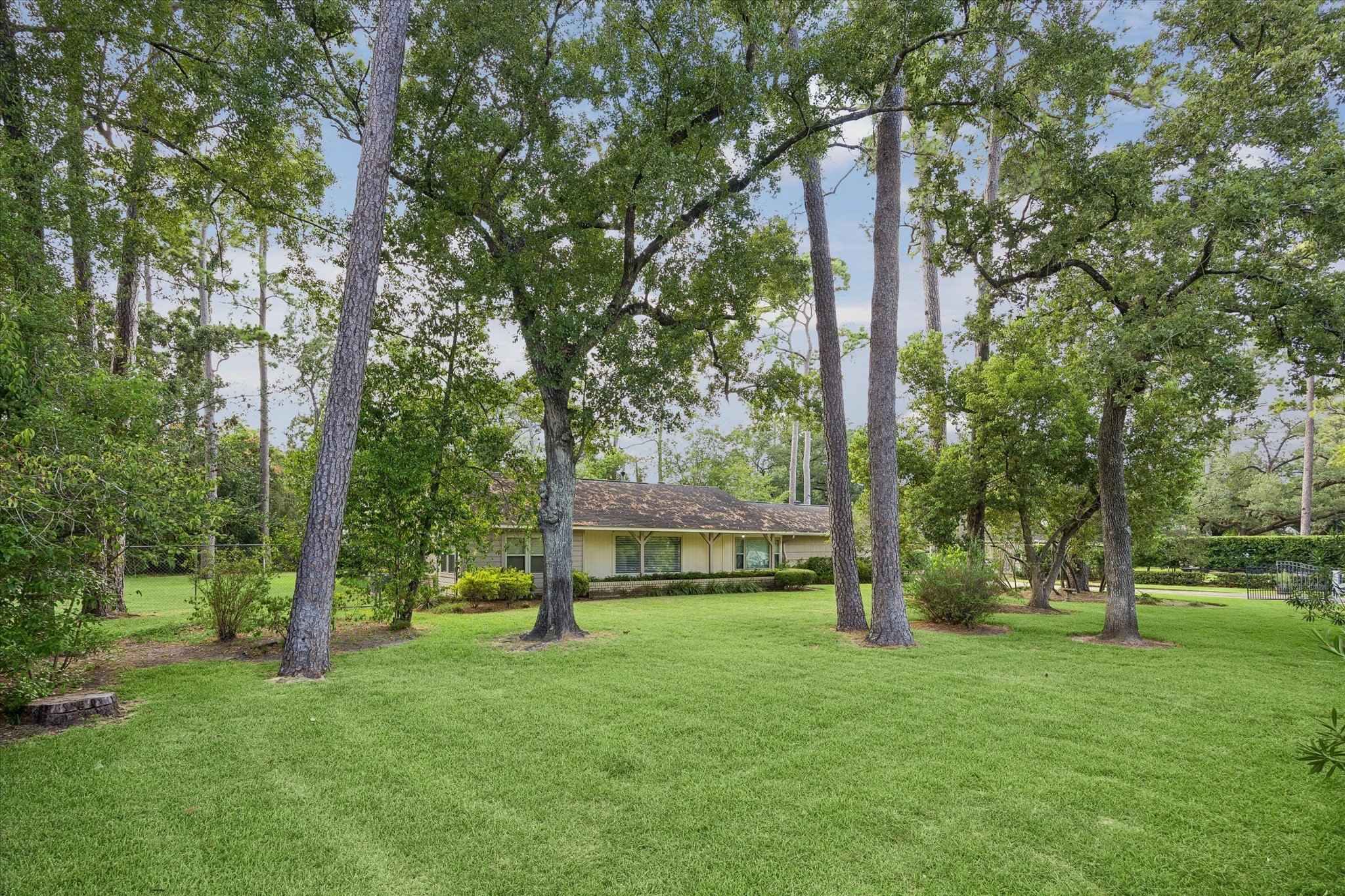 711 Echo Lane Property Photo 4