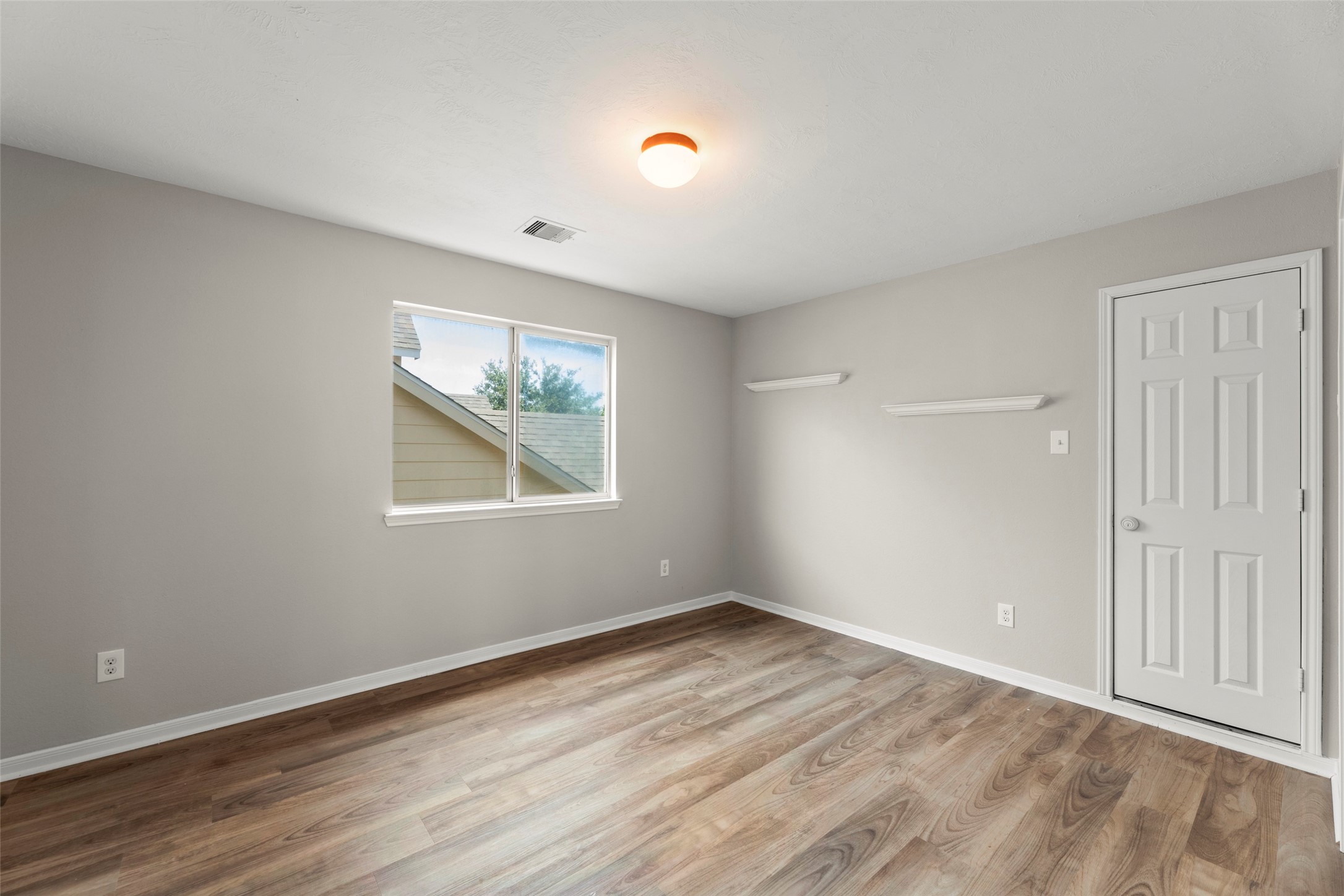 8911 Willow Wind Lane Property Photo 12