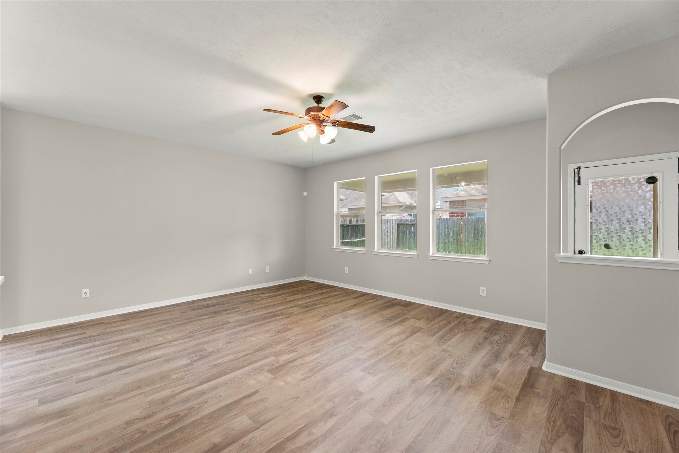 8911 Willow Wind Lane Property Photo 19