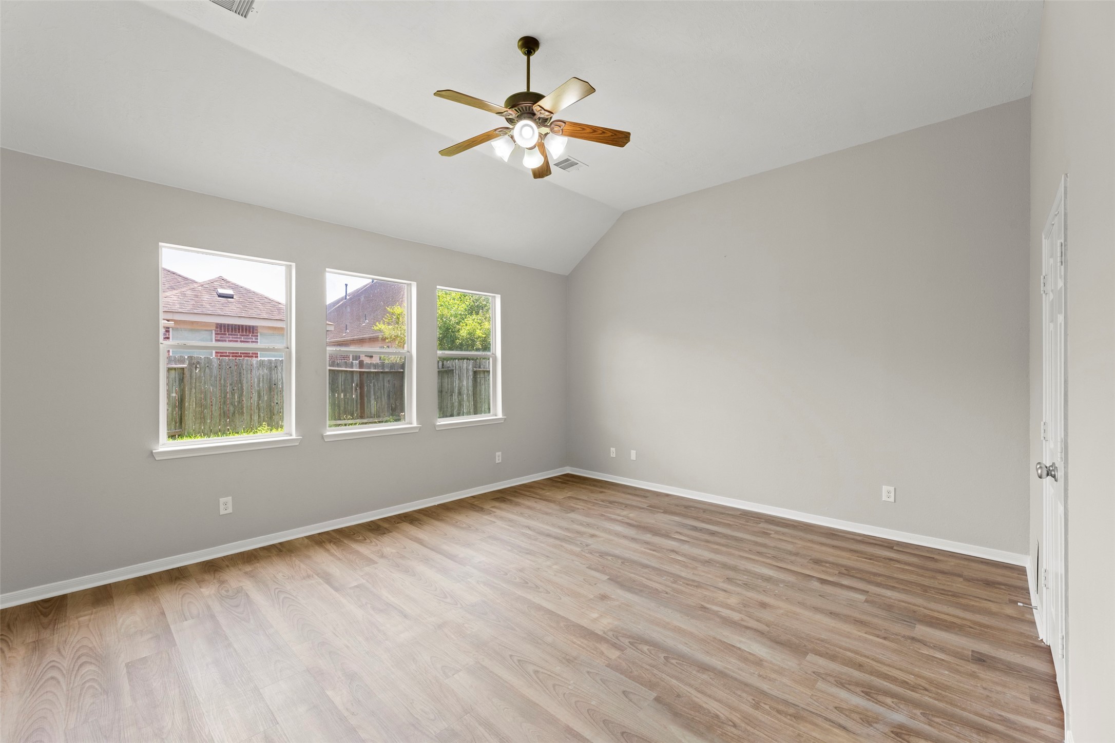 8911 Willow Wind Lane Property Photo 21