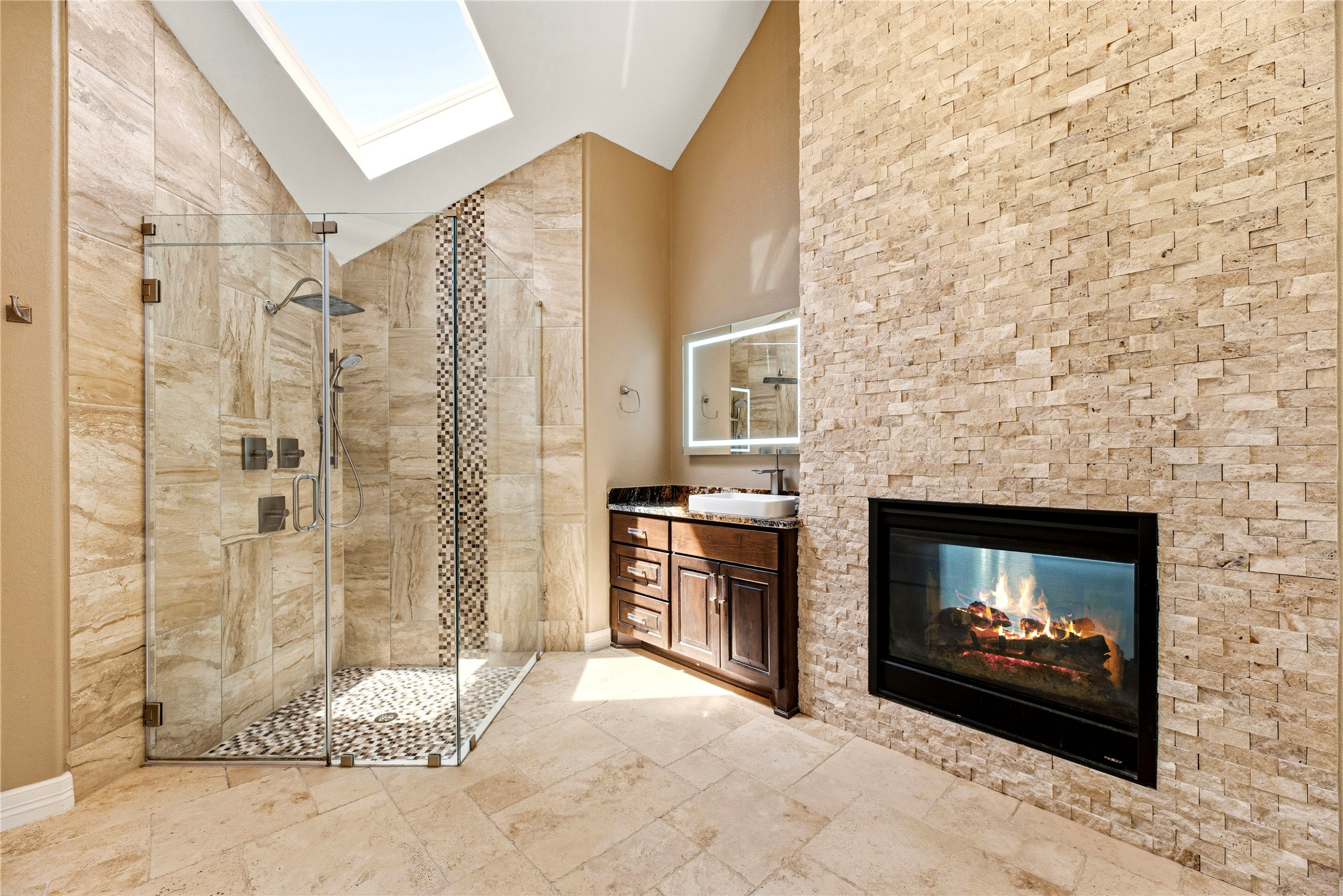 2911 S Saddlebrook Lane Property Photo 4