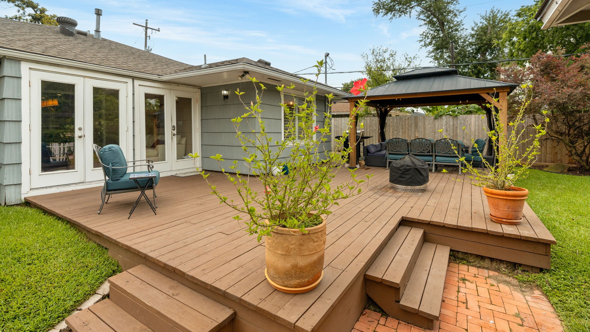 1115 Woodhill Road Property Photo 1