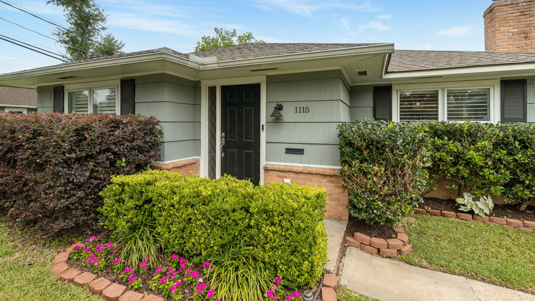 1115 Woodhill Road Property Photo 3