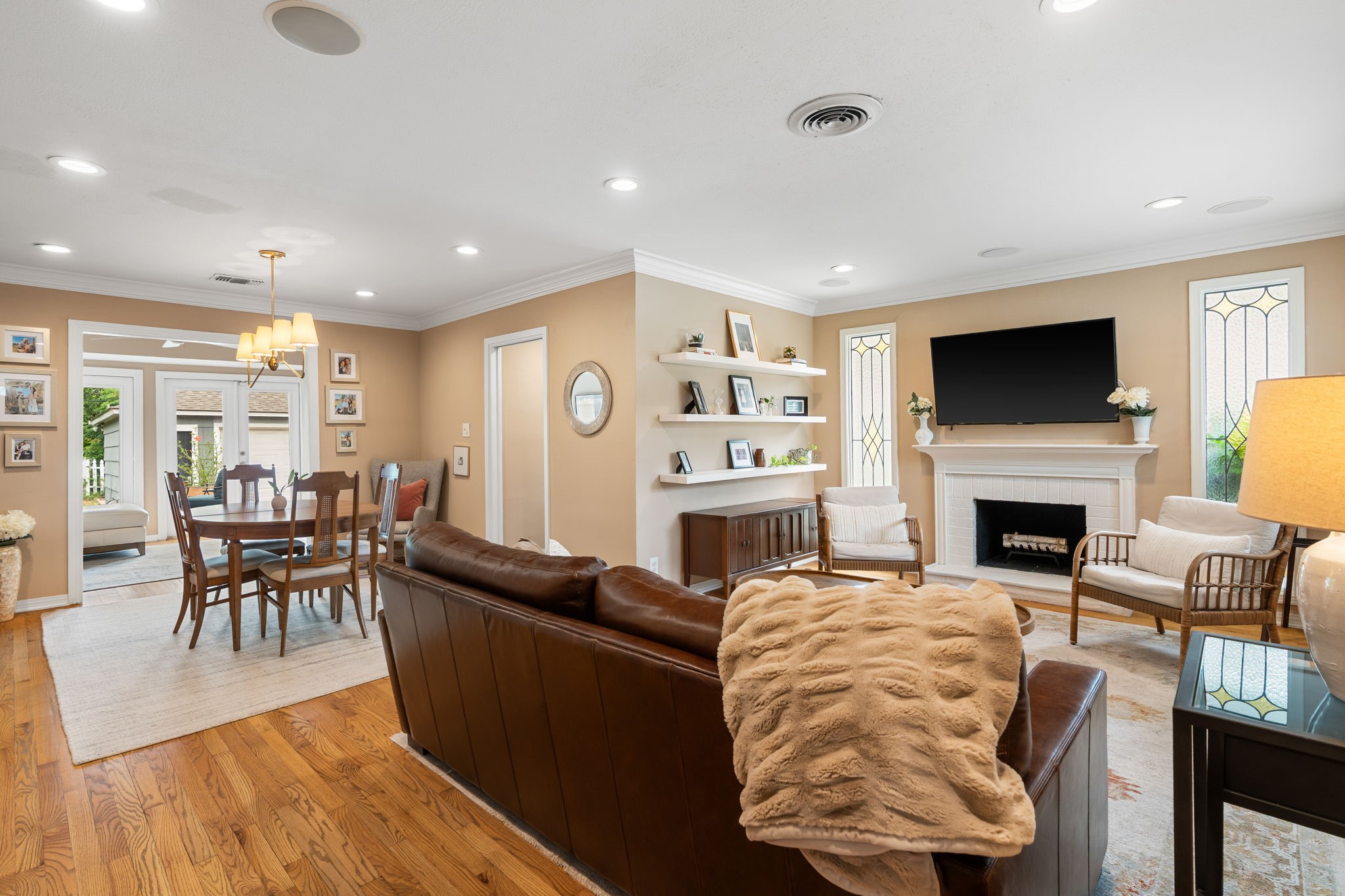 1115 Woodhill Road Property Photo 4