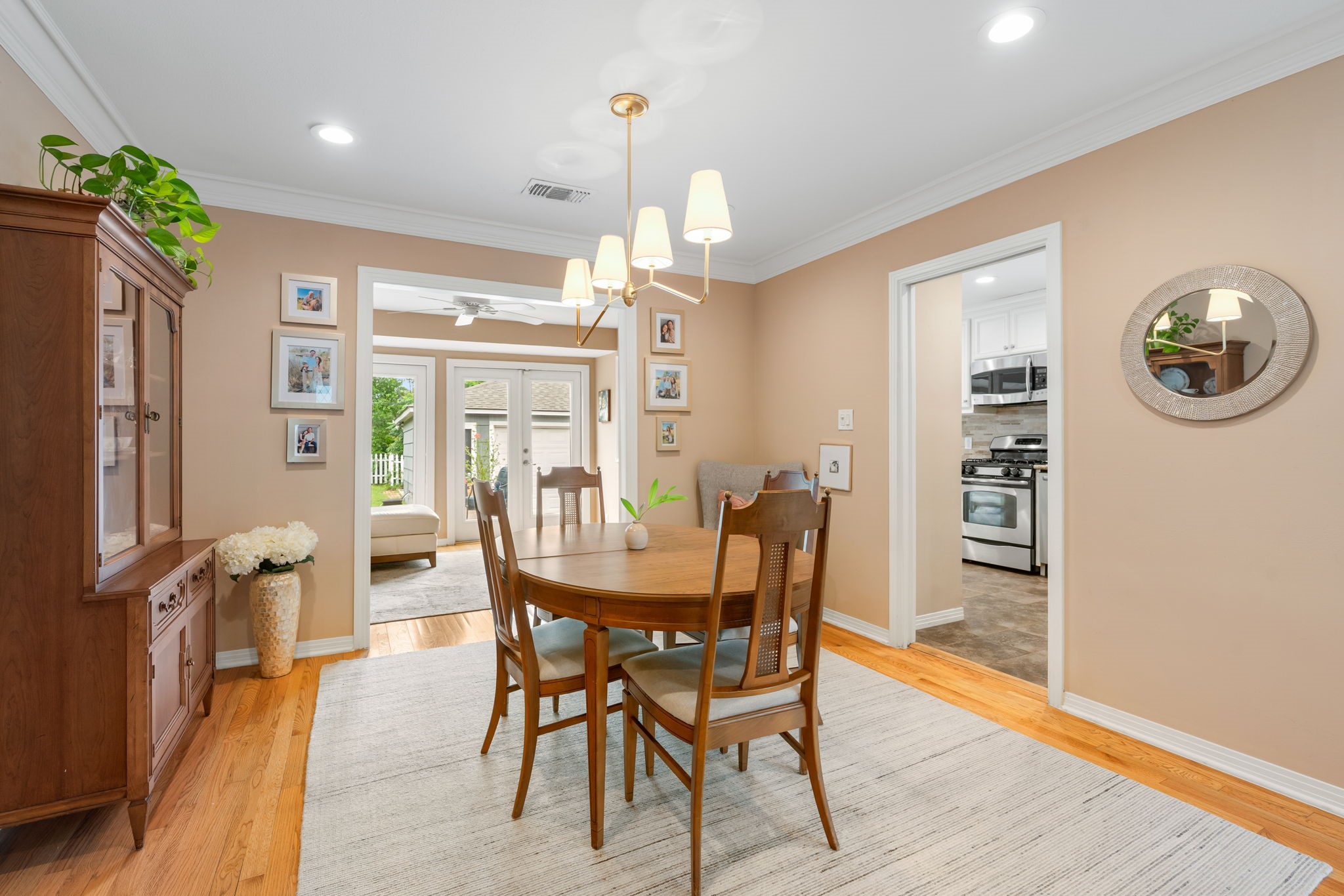 1115 Woodhill Road Property Photo 6