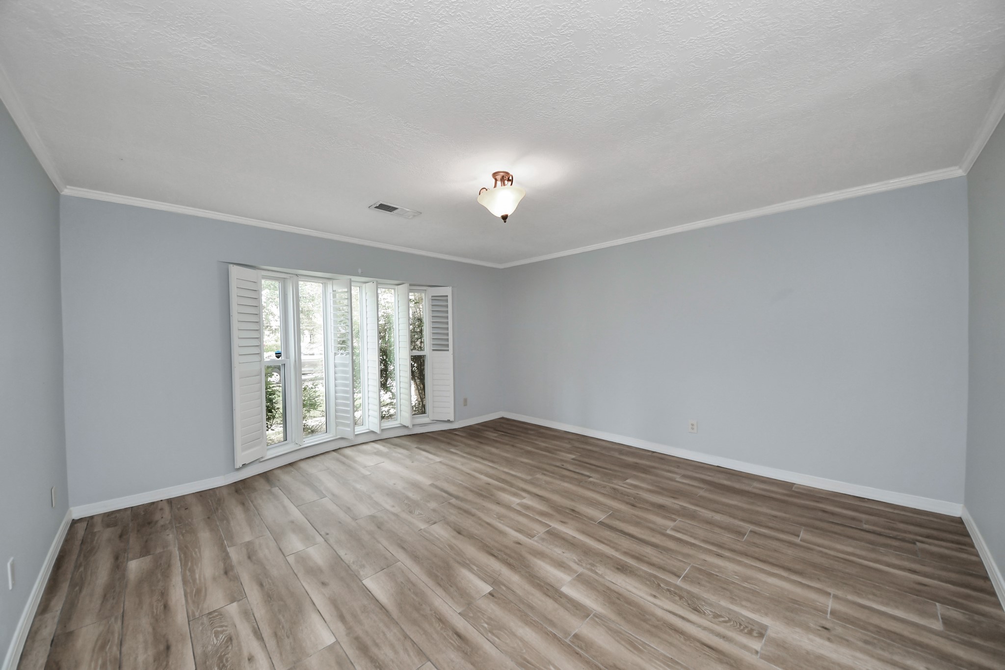 5954 Beaudry Drive Property Photo 5