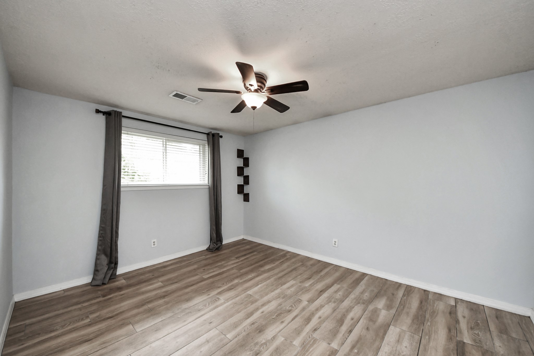 5954 Beaudry Drive Property Photo 23