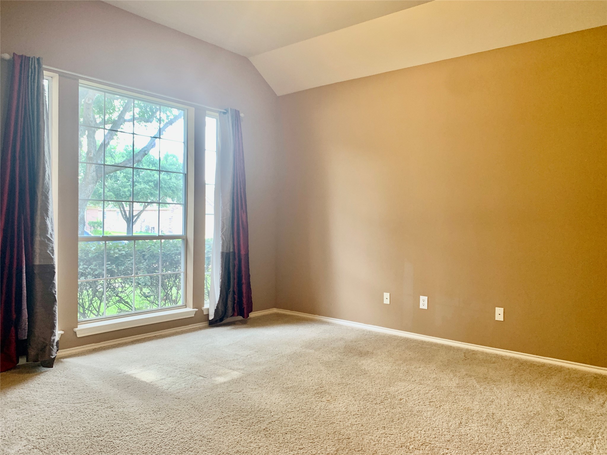 11210 Jadestone Creek Lane Property Photo 3