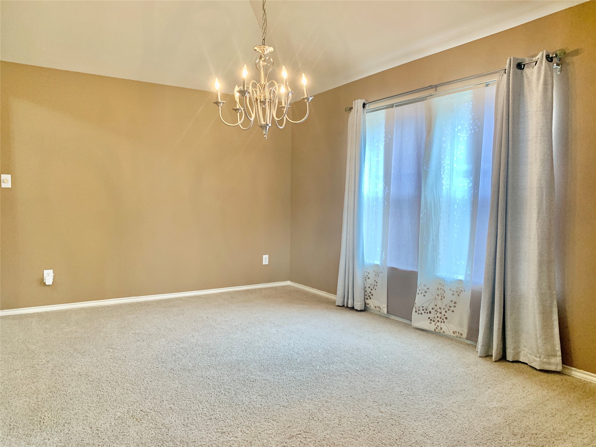 11210 Jadestone Creek Lane Property Photo 4