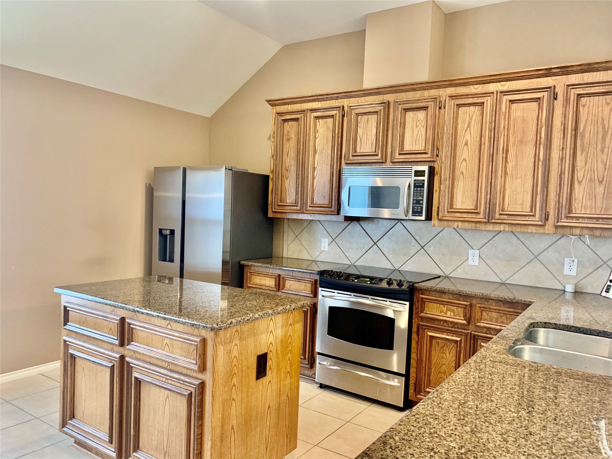 11210 Jadestone Creek Lane Property Photo 8