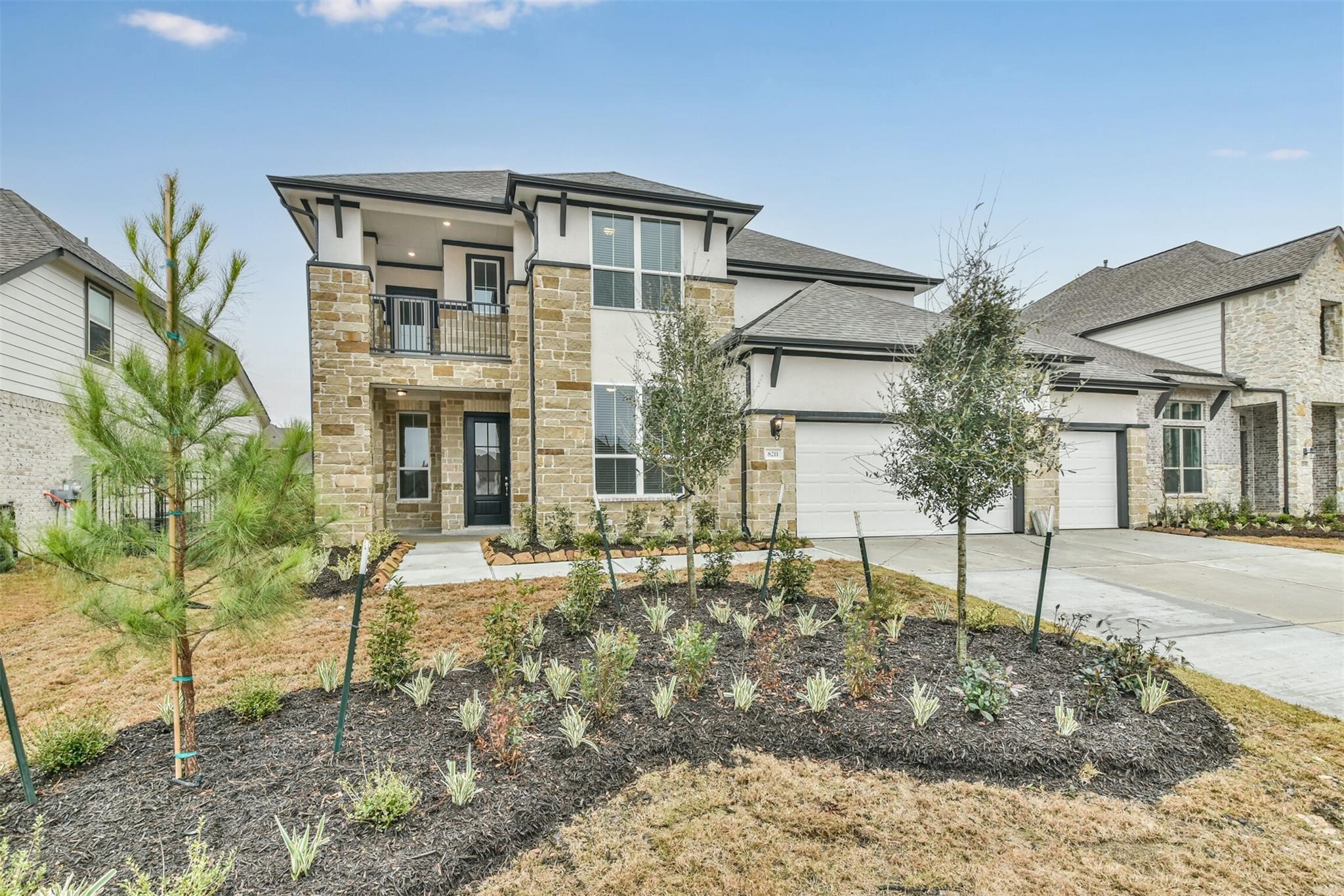 8211 Chartres Wind Drive Property Photo 1