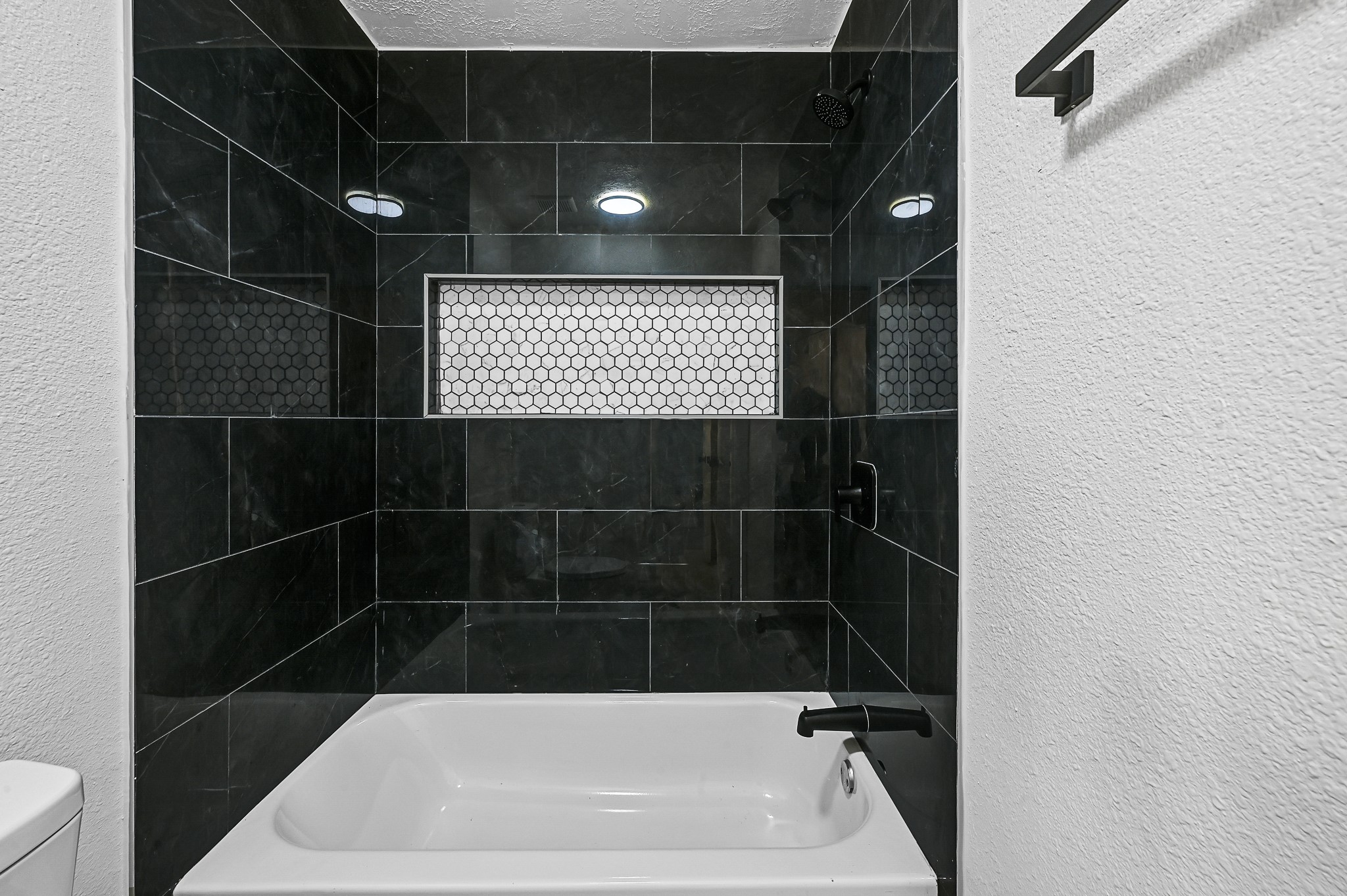7115 Foxway Lane Property Photo 7