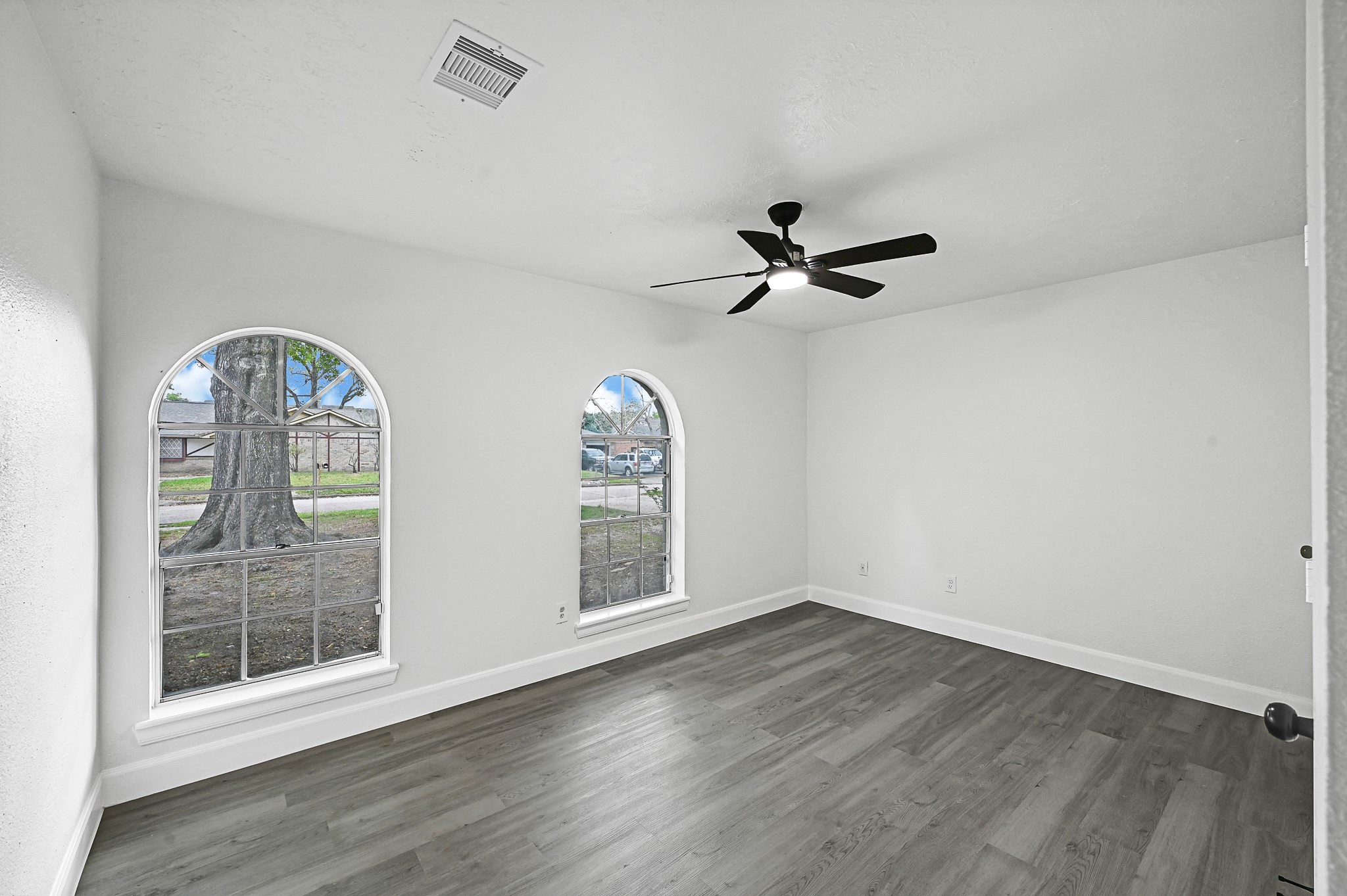 7115 Foxway Lane Property Photo 8