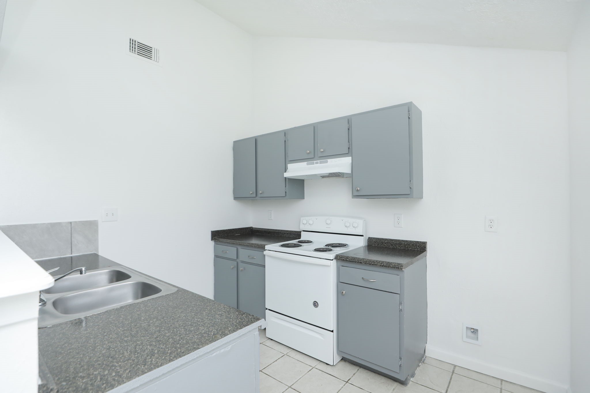 19319 Cypress River Drive Property Photo 8