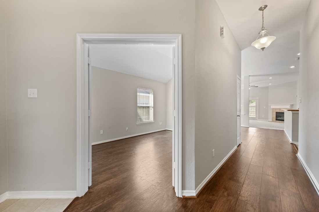 1014 Cavern Brook Lane Property Photo 4