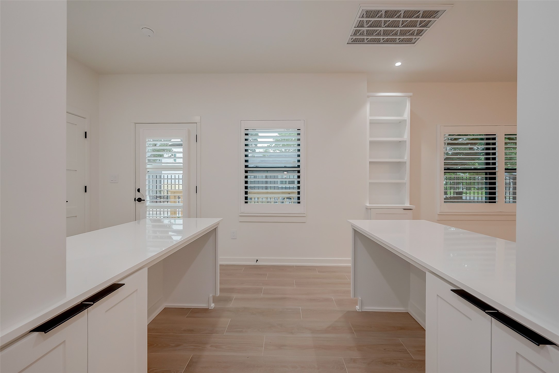 2702 Delano Street Property Photo 13