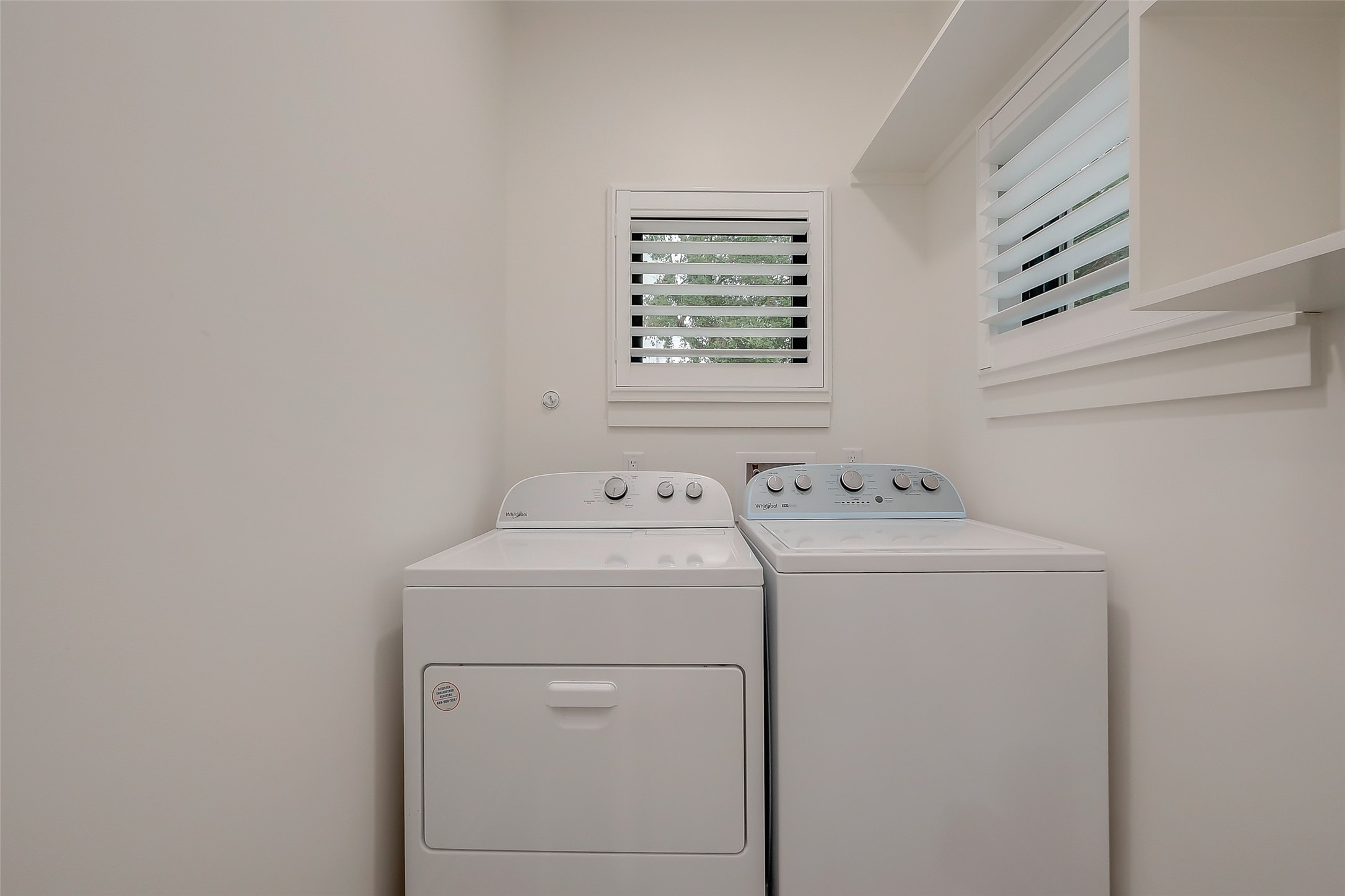 2702 Delano Street Property Photo 14