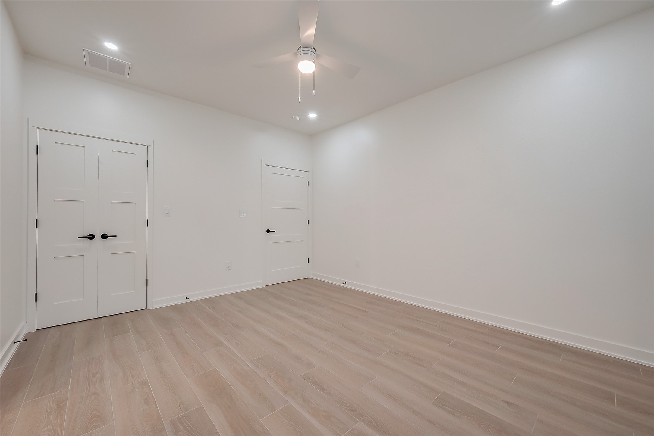 2702 Delano Street Property Photo 37